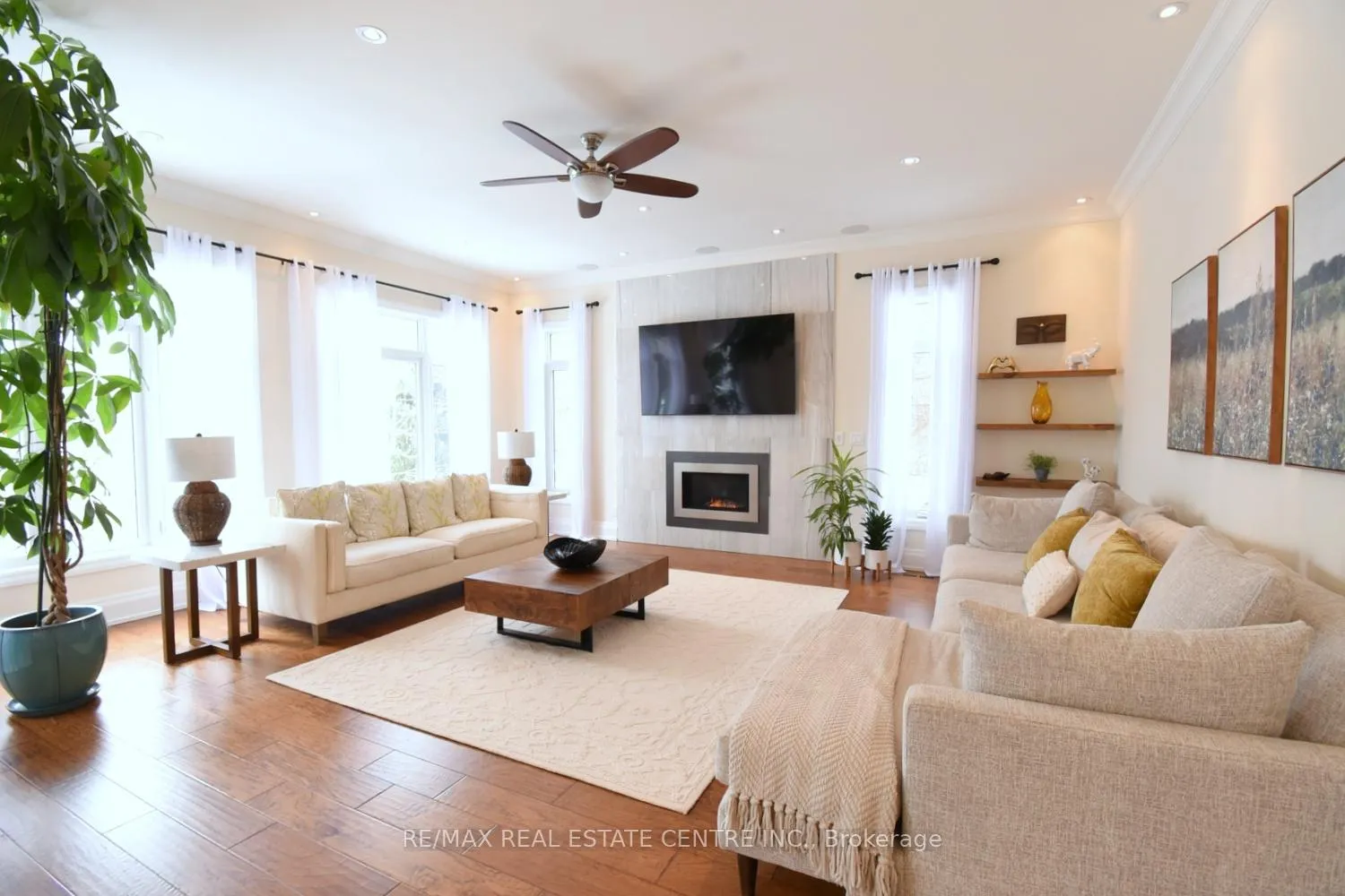 Photo 11 of 211 Tollgate Drive, Hamilton, Ancaster — HOMEH