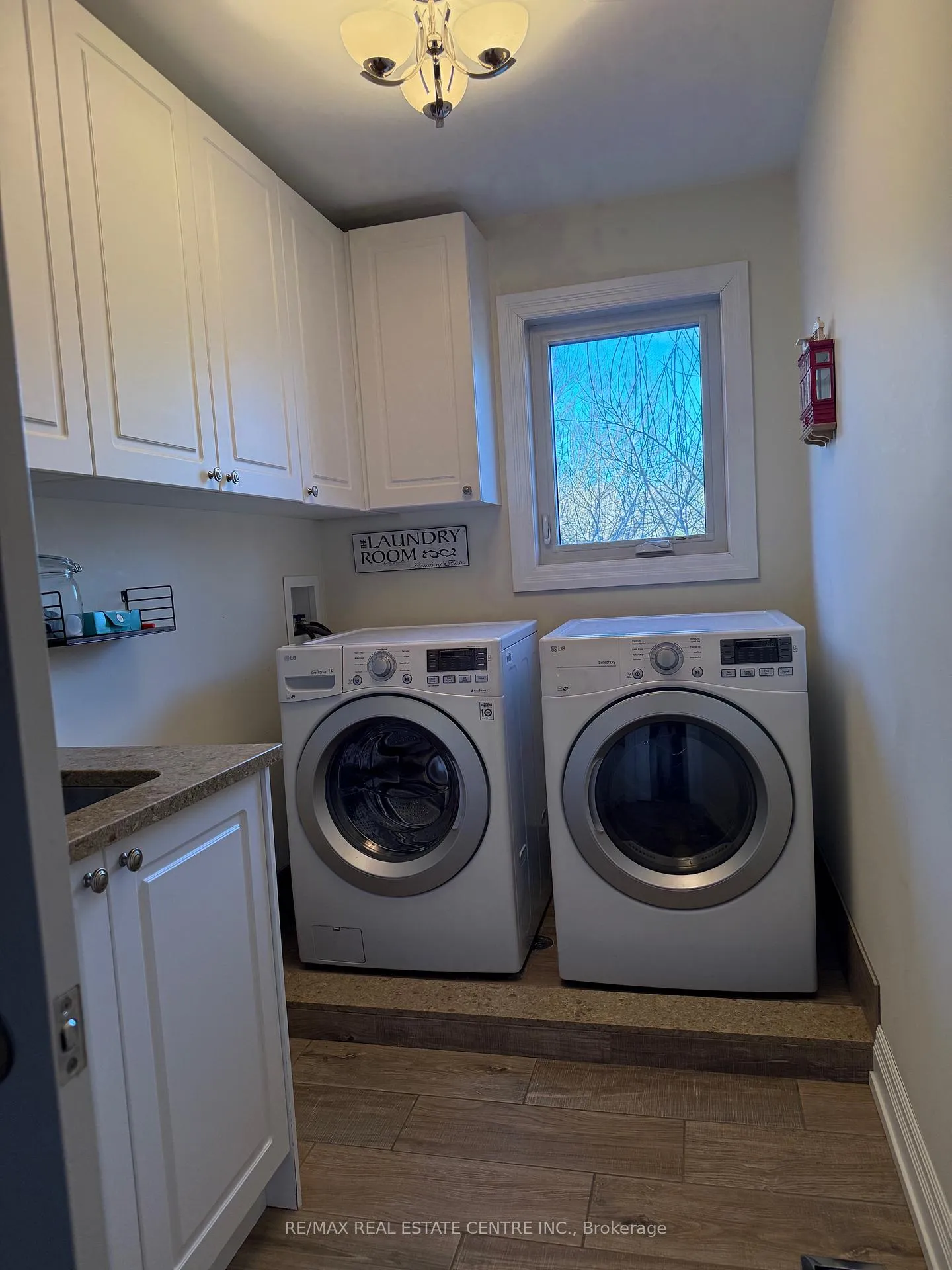 Photo 31 of 211 Tollgate Drive, Hamilton, Ancaster — HOMEH