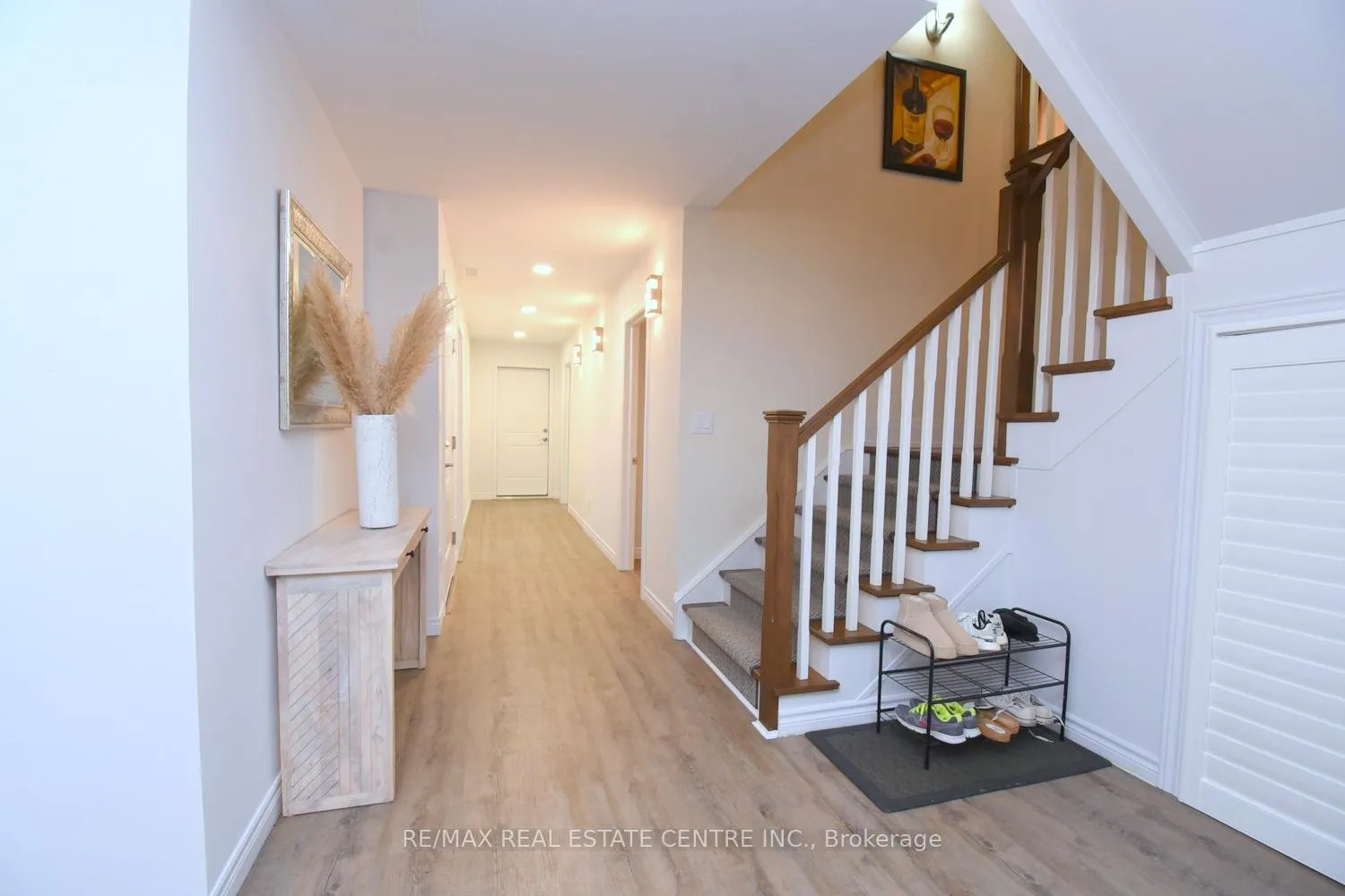 Photo 32 of 211 Tollgate Drive, Hamilton, Ancaster — HOMEH