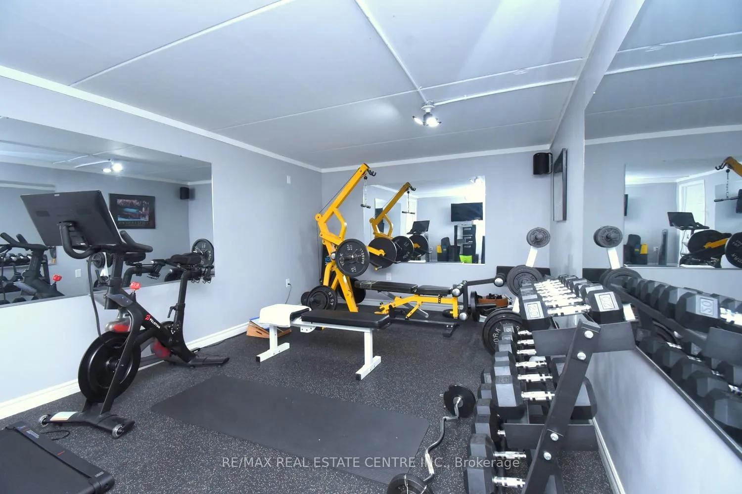 Photo 40 of 211 Tollgate Drive, Hamilton, Ancaster — HOMEH