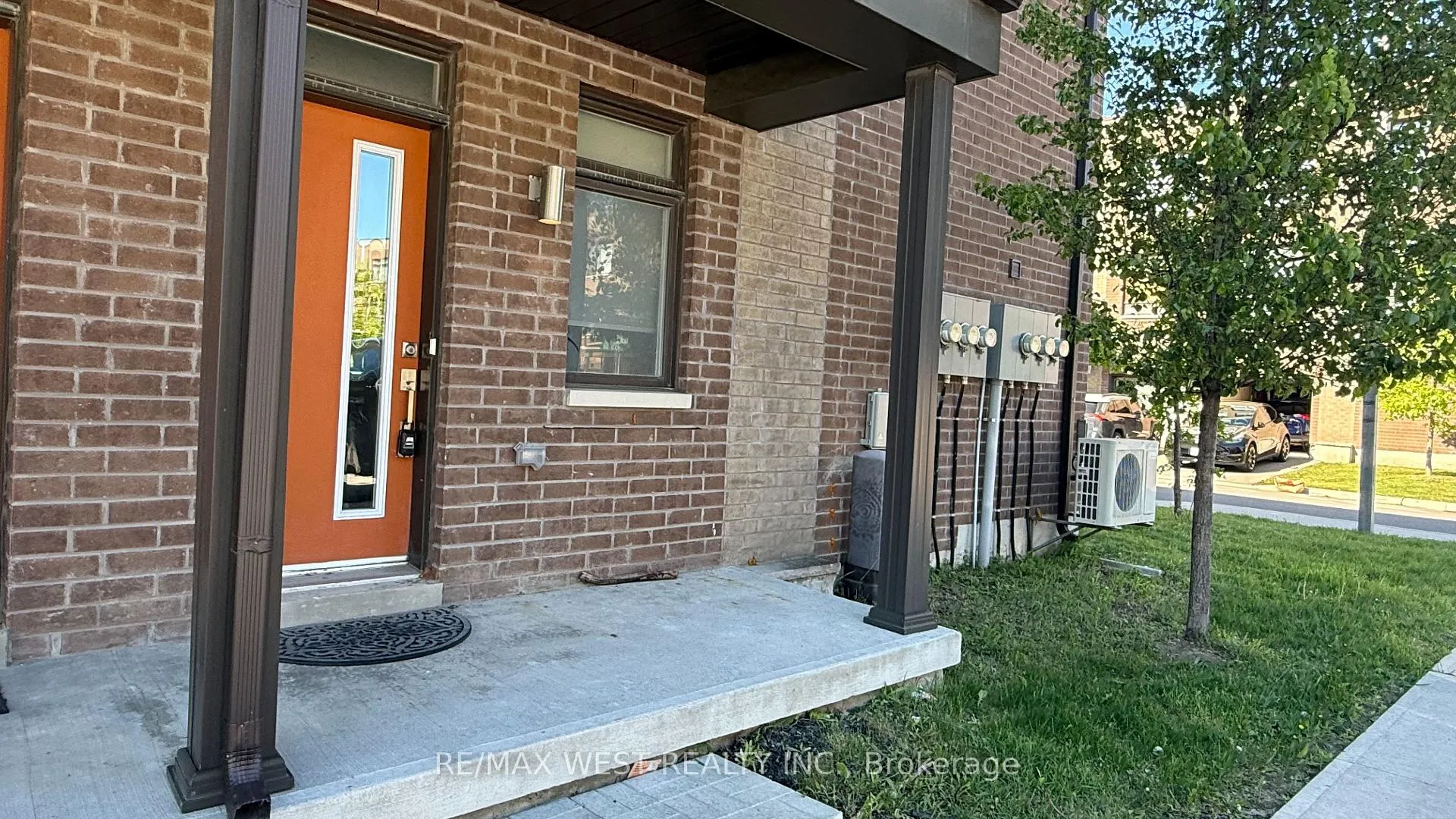 Photo 6 of 1 Allward Street, Vaughan, Vaughan Grove — HOMEH