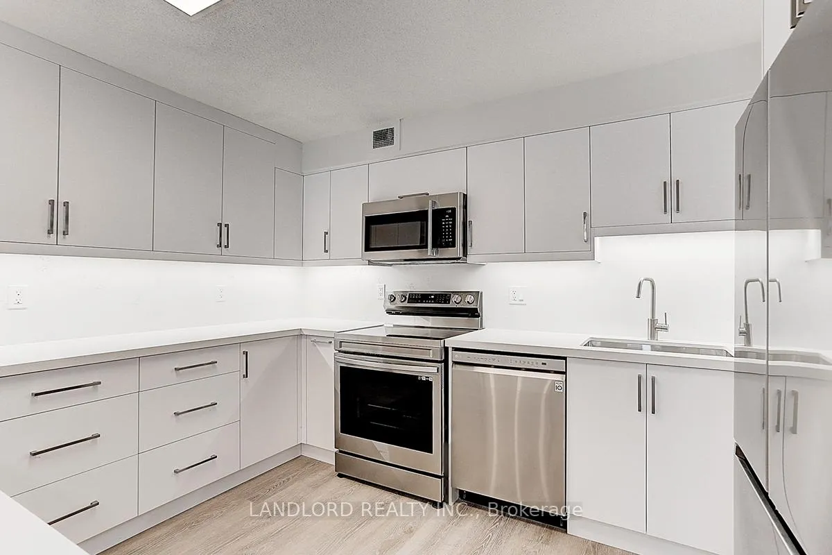 Photo 1 of Unit 405, 188 Spadina Avenue, Toronto, Kensington-Chinatown — HOMEH