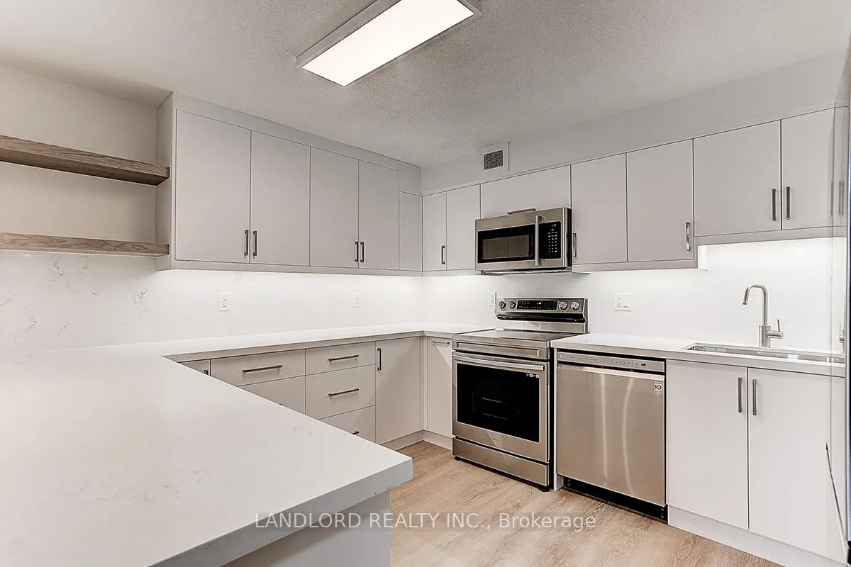 Photo 2 of Unit 405, 188 Spadina Avenue, Toronto, Kensington-Chinatown — HOMEH