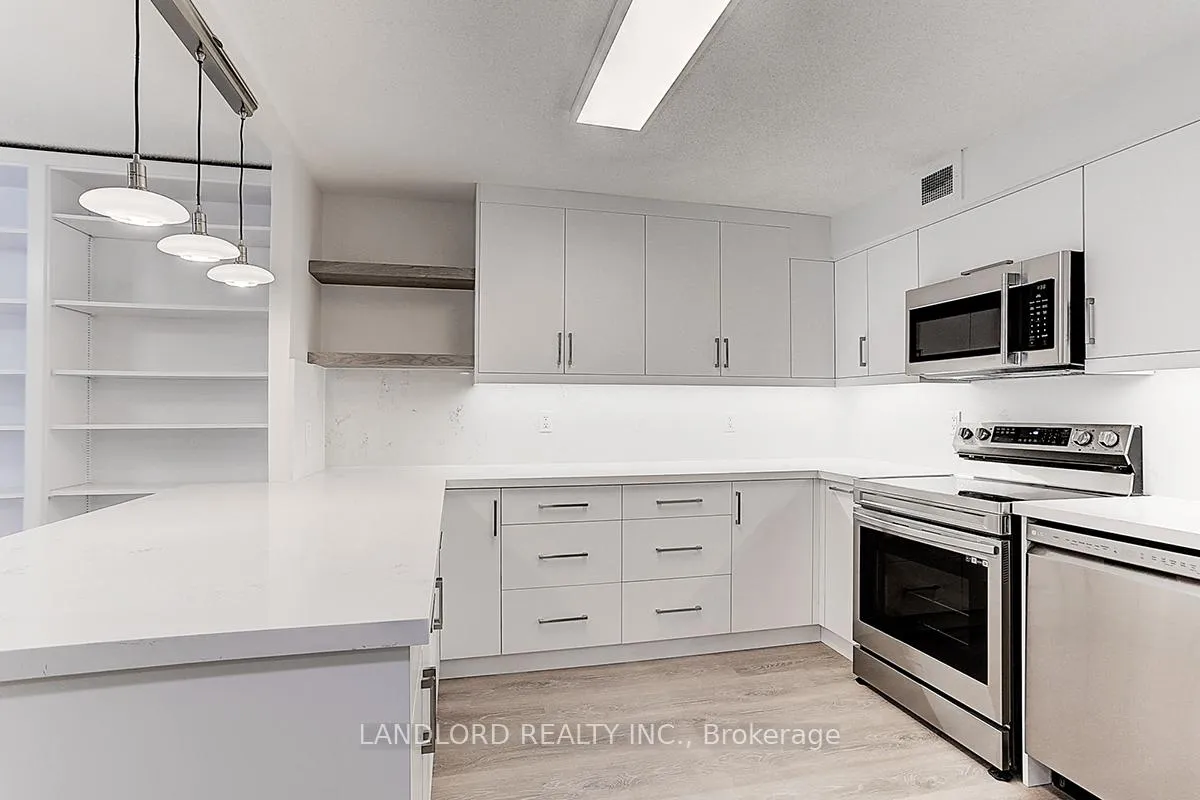 Photo 3 of Unit 405, 188 Spadina Avenue, Toronto, Kensington-Chinatown — HOMEH