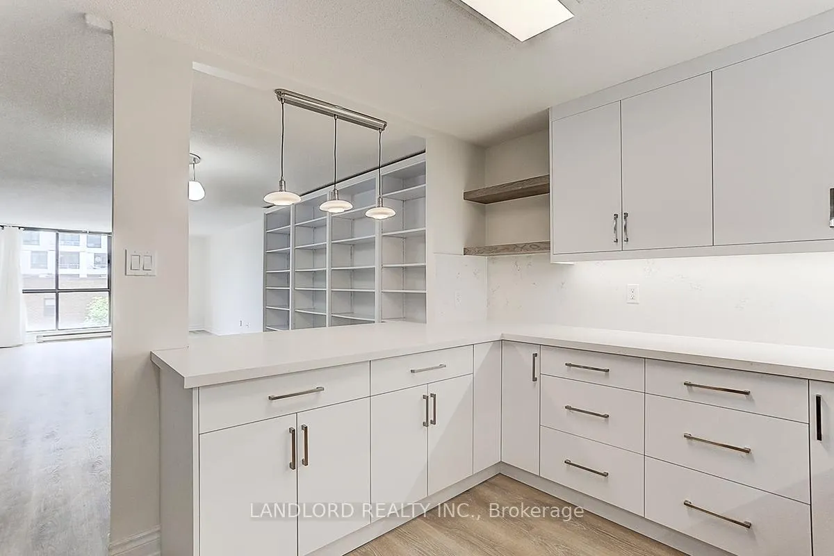 Photo 4 of Unit 405, 188 Spadina Avenue, Toronto, Kensington-Chinatown — HOMEH