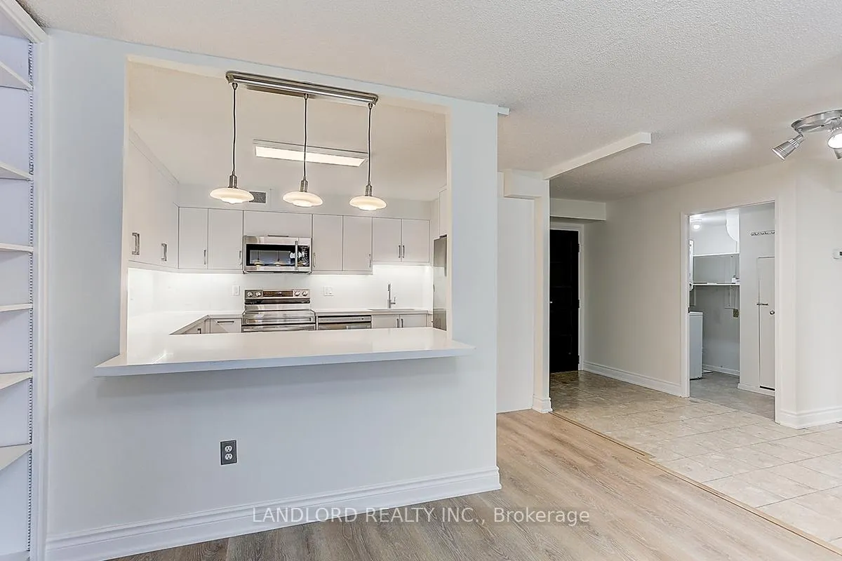 Photo 6 of Unit 405, 188 Spadina Avenue, Toronto, Kensington-Chinatown — HOMEH