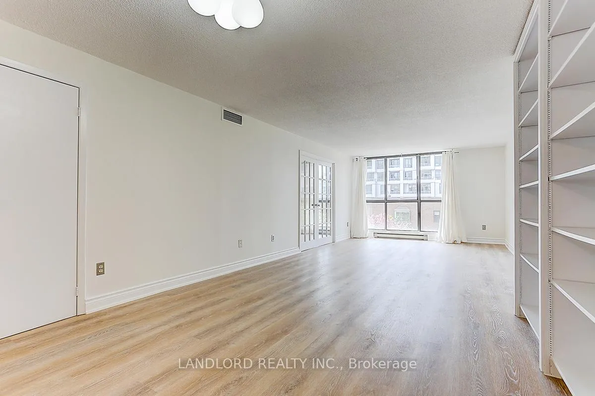 Photo 12 of Unit 405, 188 Spadina Avenue, Toronto, Kensington-Chinatown — HOMEH