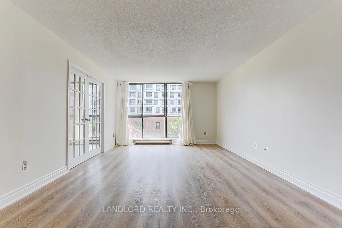 Photo 13 of Unit 405, 188 Spadina Avenue, Toronto, Kensington-Chinatown — HOMEH