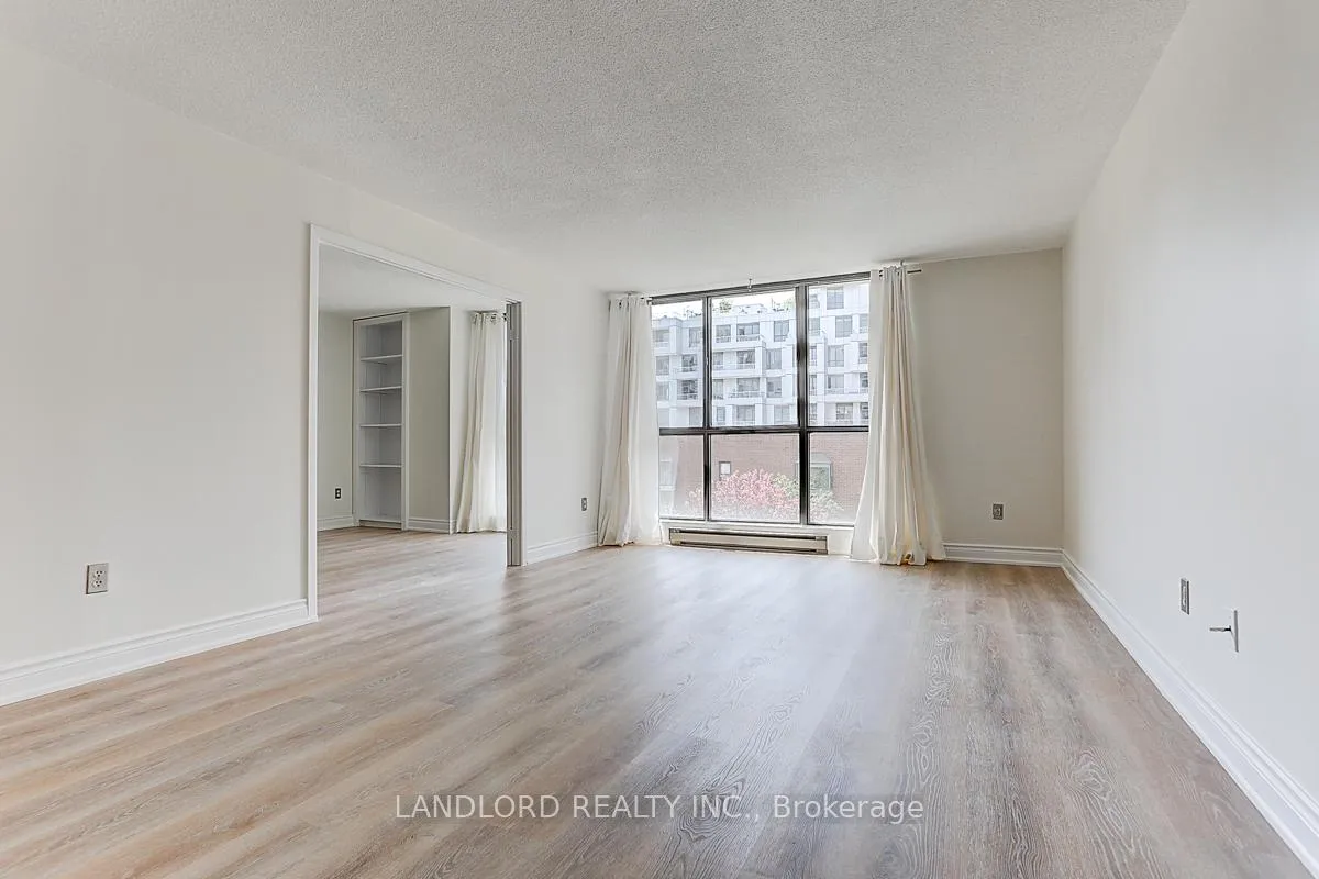 Photo 14 of Unit 405, 188 Spadina Avenue, Toronto, Kensington-Chinatown — HOMEH
