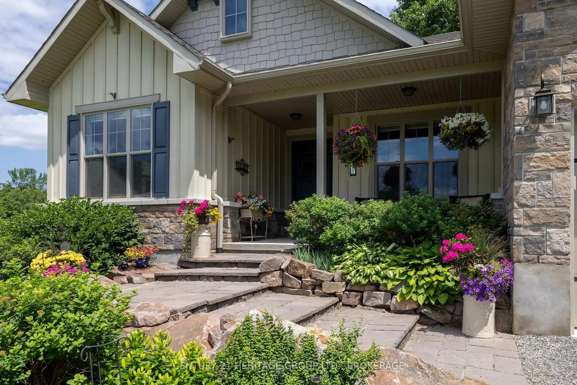 Photo 3 of 1071 Cranberry Cove Lane, Frontenac, Frontenac South — HOMEH