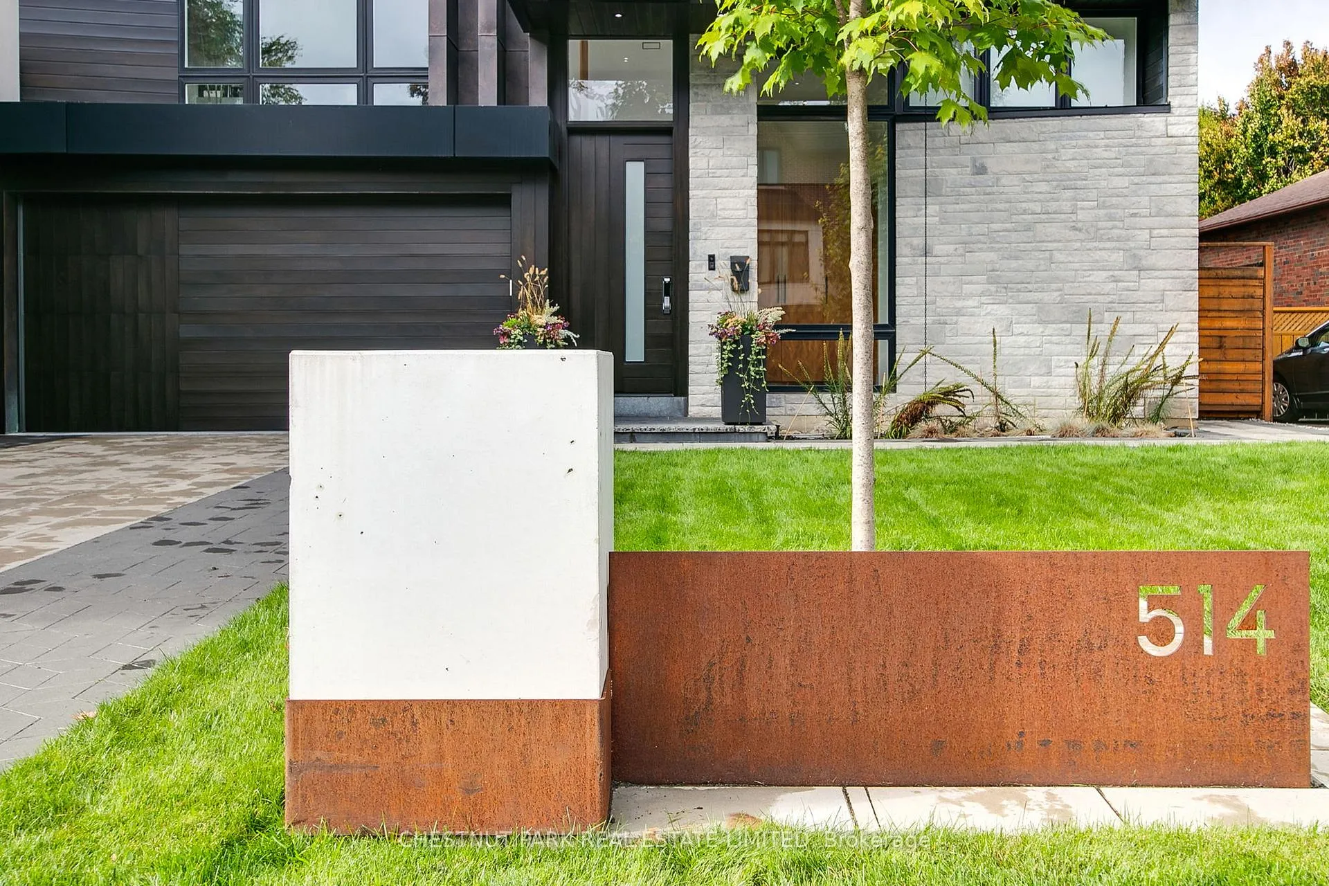 Photo 3 of 514 Douglas Avenue, Toronto, Bedford Park-Nortown — HOMEH
