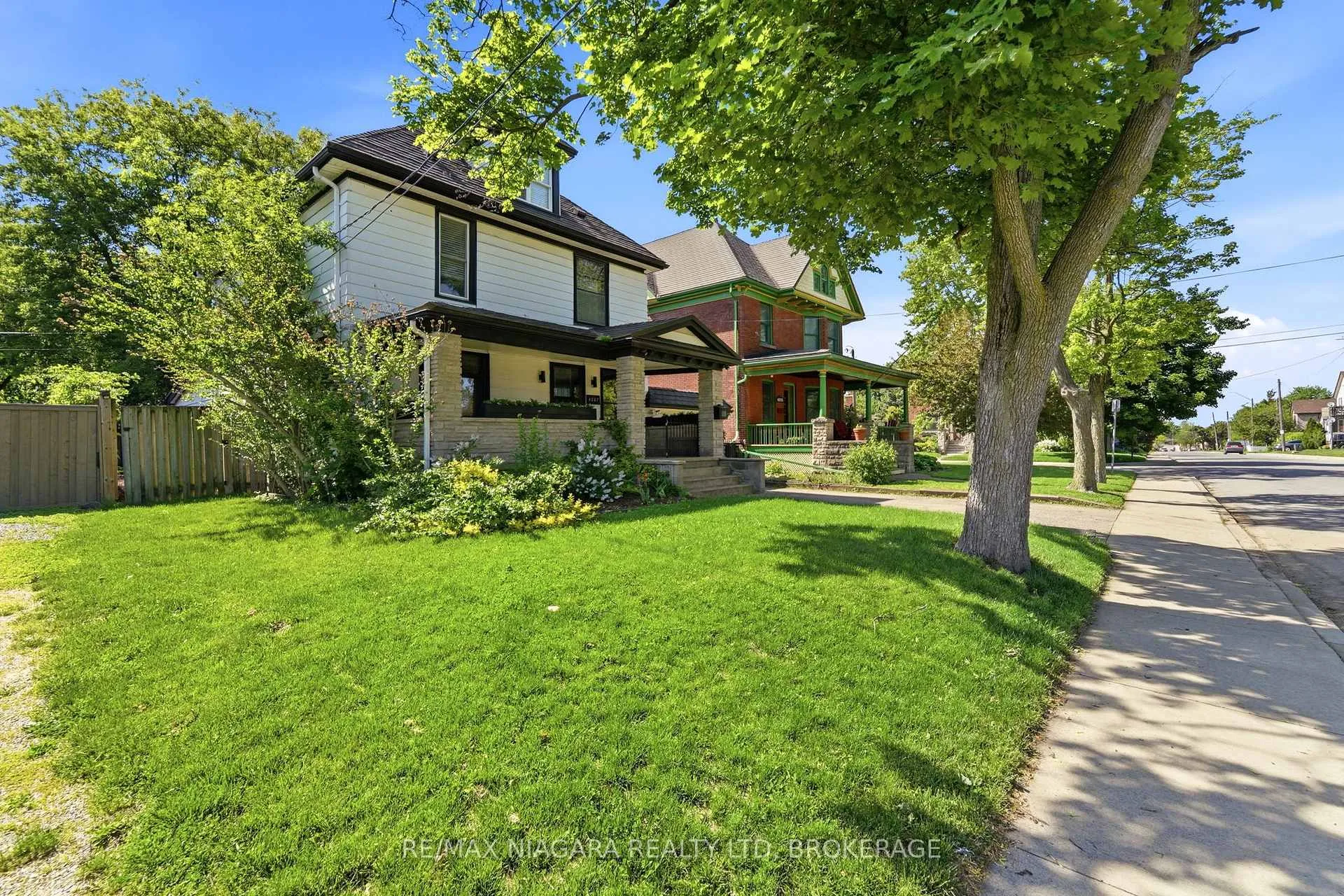 Photo 2 of 4887 Crysler Avenue, Niagara Falls, Downtown — HOMEH