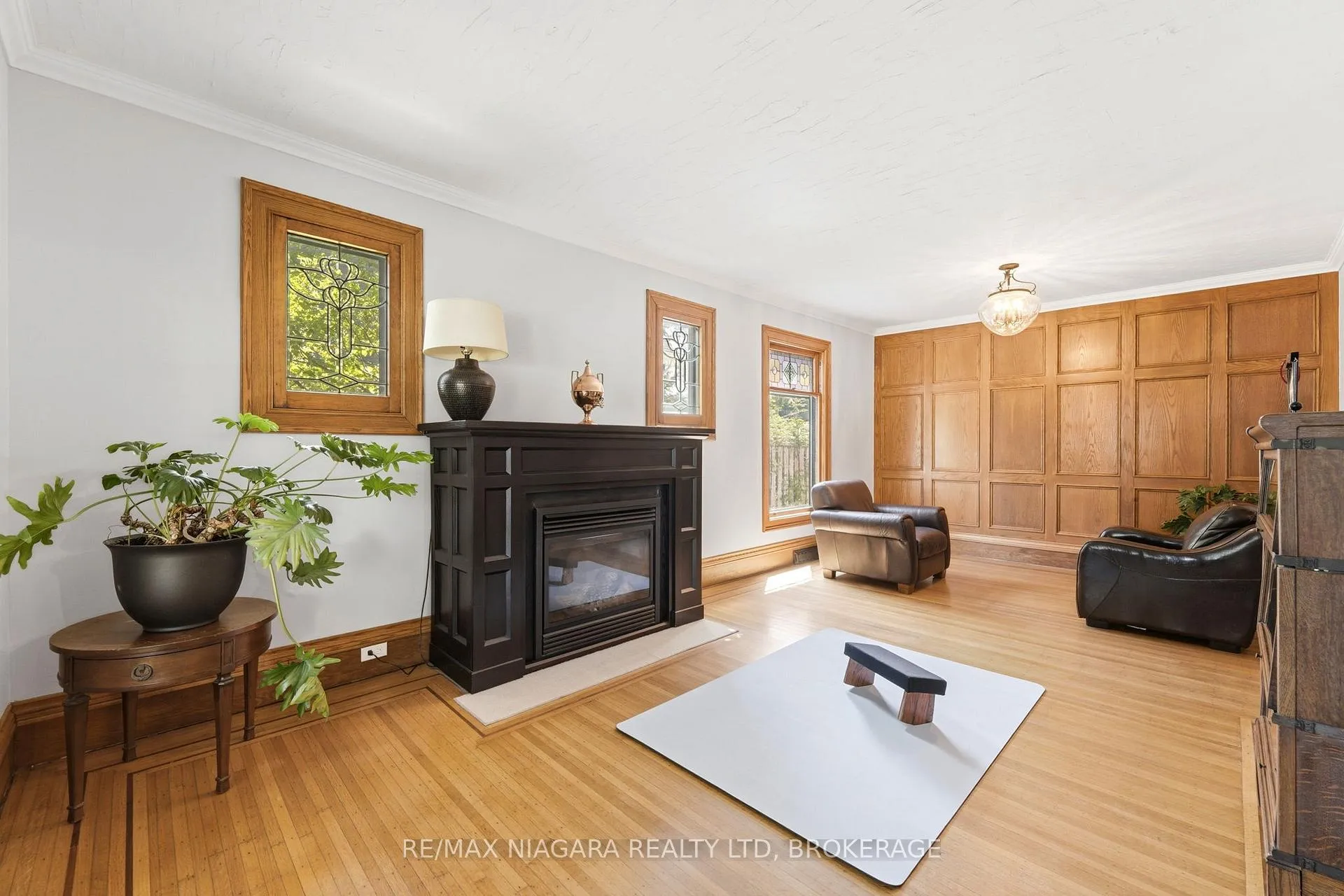 Photo 6 of 4887 Crysler Avenue, Niagara Falls, Downtown — HOMEH