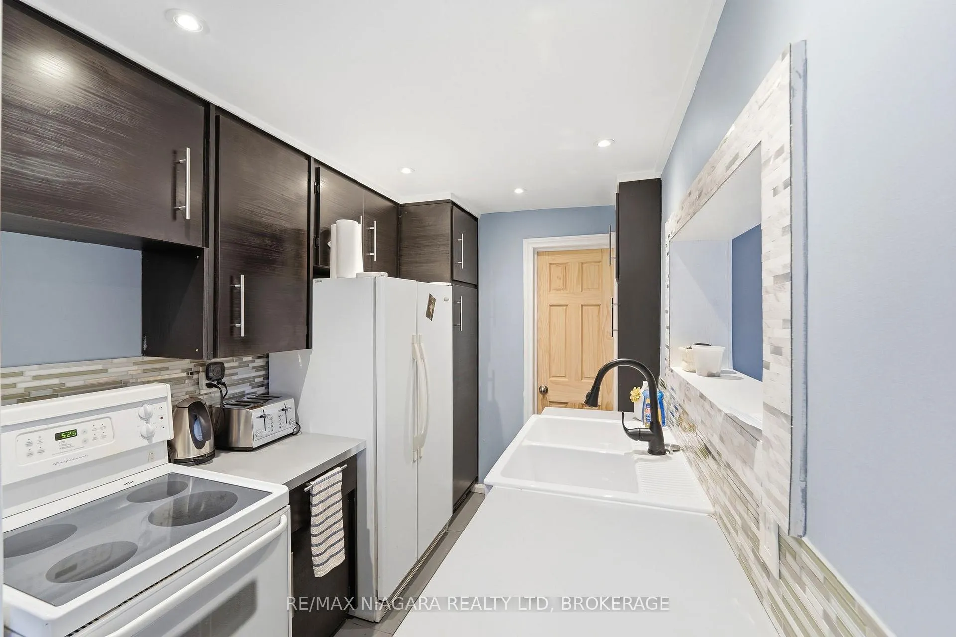 Photo 10 of 4887 Crysler Avenue, Niagara Falls, Downtown — HOMEH