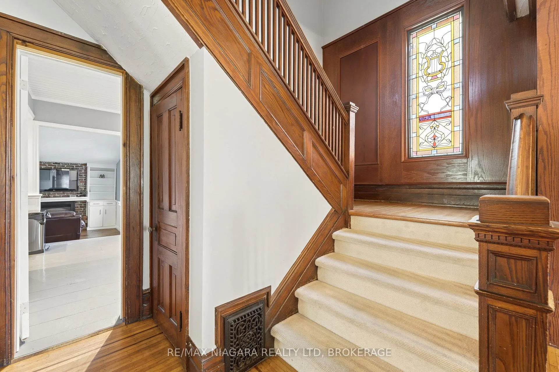 Photo 17 of 4887 Crysler Avenue, Niagara Falls, Downtown — HOMEH