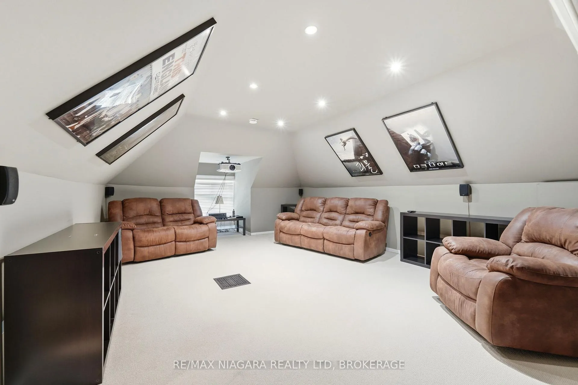 Photo 32 of 4887 Crysler Avenue, Niagara Falls, Downtown — HOMEH
