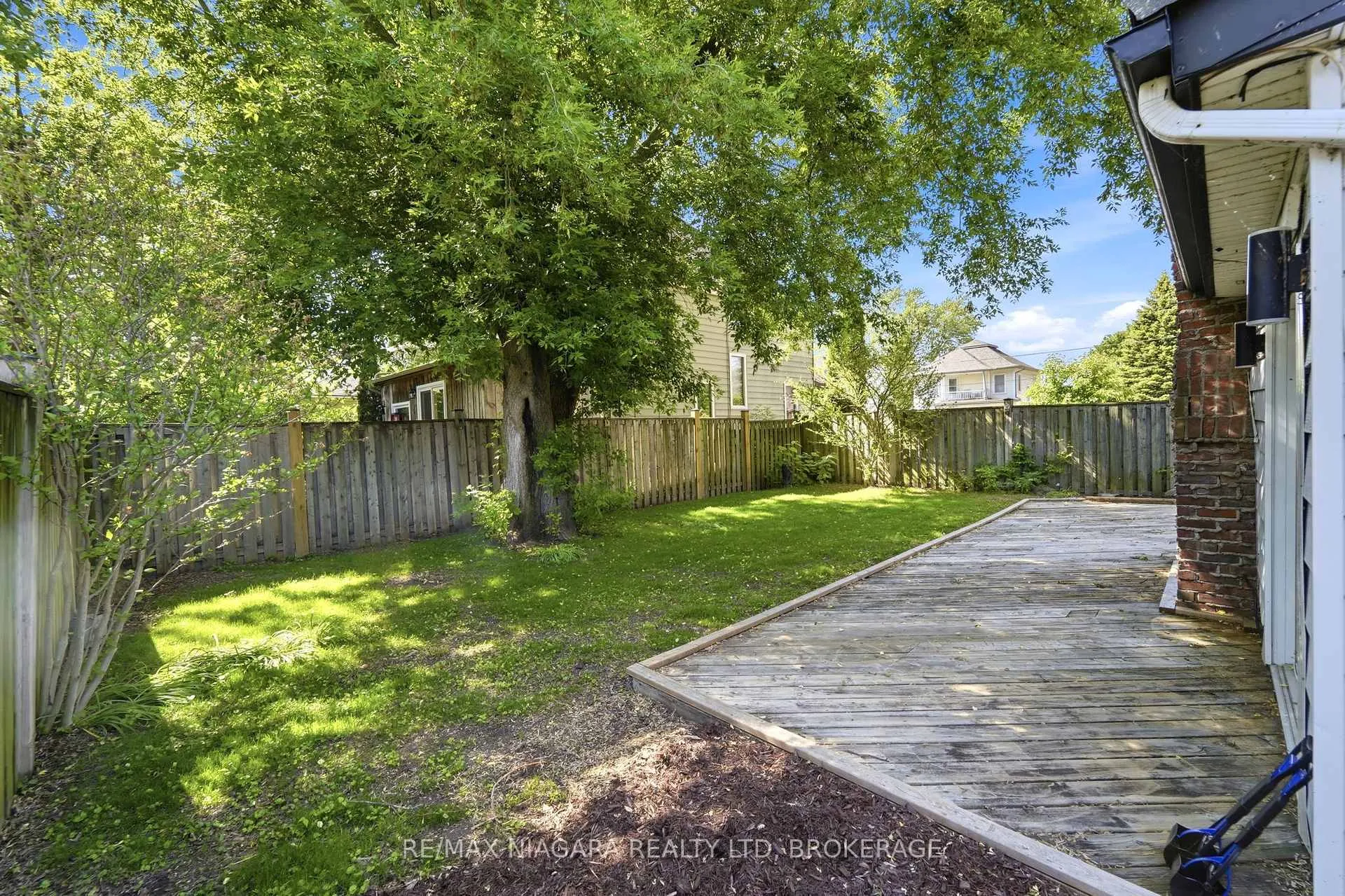 Photo 35 of 4887 Crysler Avenue, Niagara Falls, Downtown — HOMEH