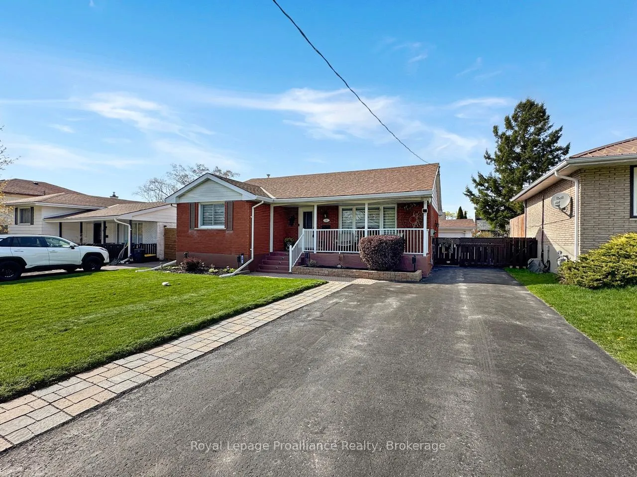 Photo 2 of 10 Chown Crescent, Belleville, Belleville Ward — HOMEH