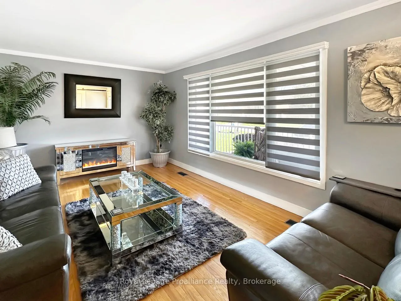 Photo 5 of 10 Chown Crescent, Belleville, Belleville Ward — HOMEH