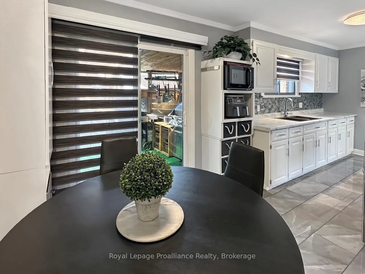 Photo 9 of 10 Chown Crescent, Belleville, Belleville Ward — HOMEH