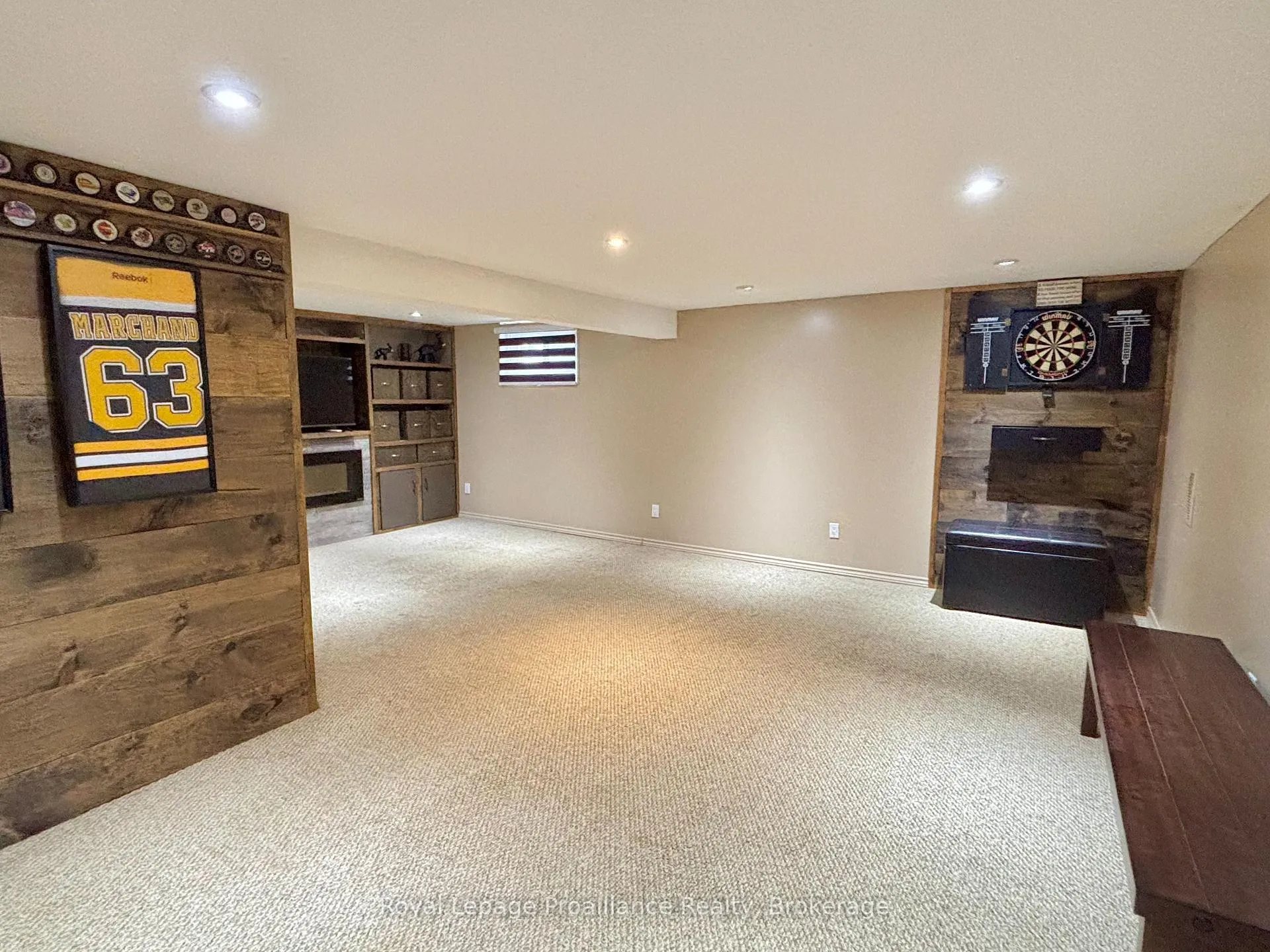 Photo 17 of 10 Chown Crescent, Belleville, Belleville Ward — HOMEH