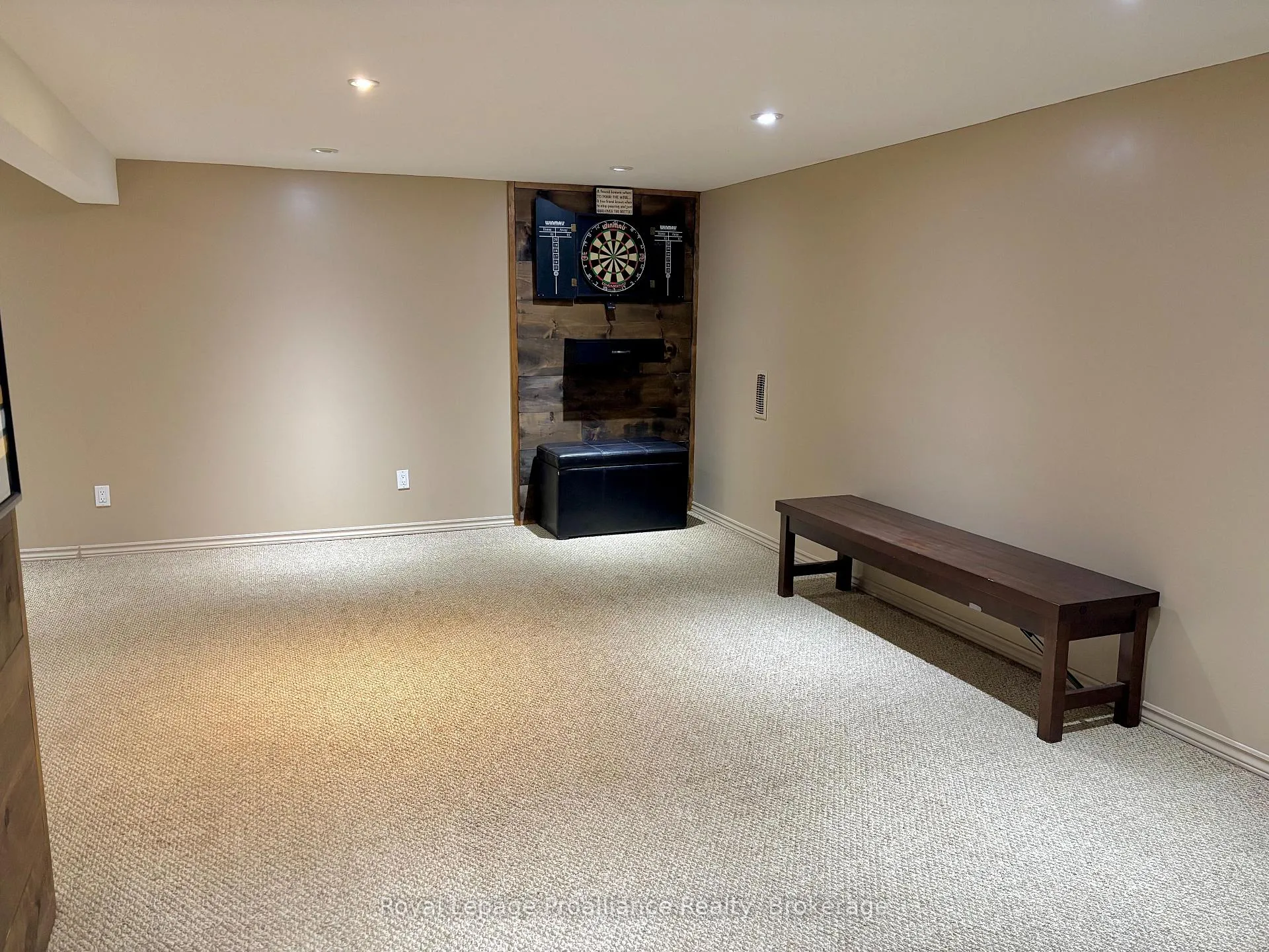 Photo 19 of 10 Chown Crescent, Belleville, Belleville Ward — HOMEH