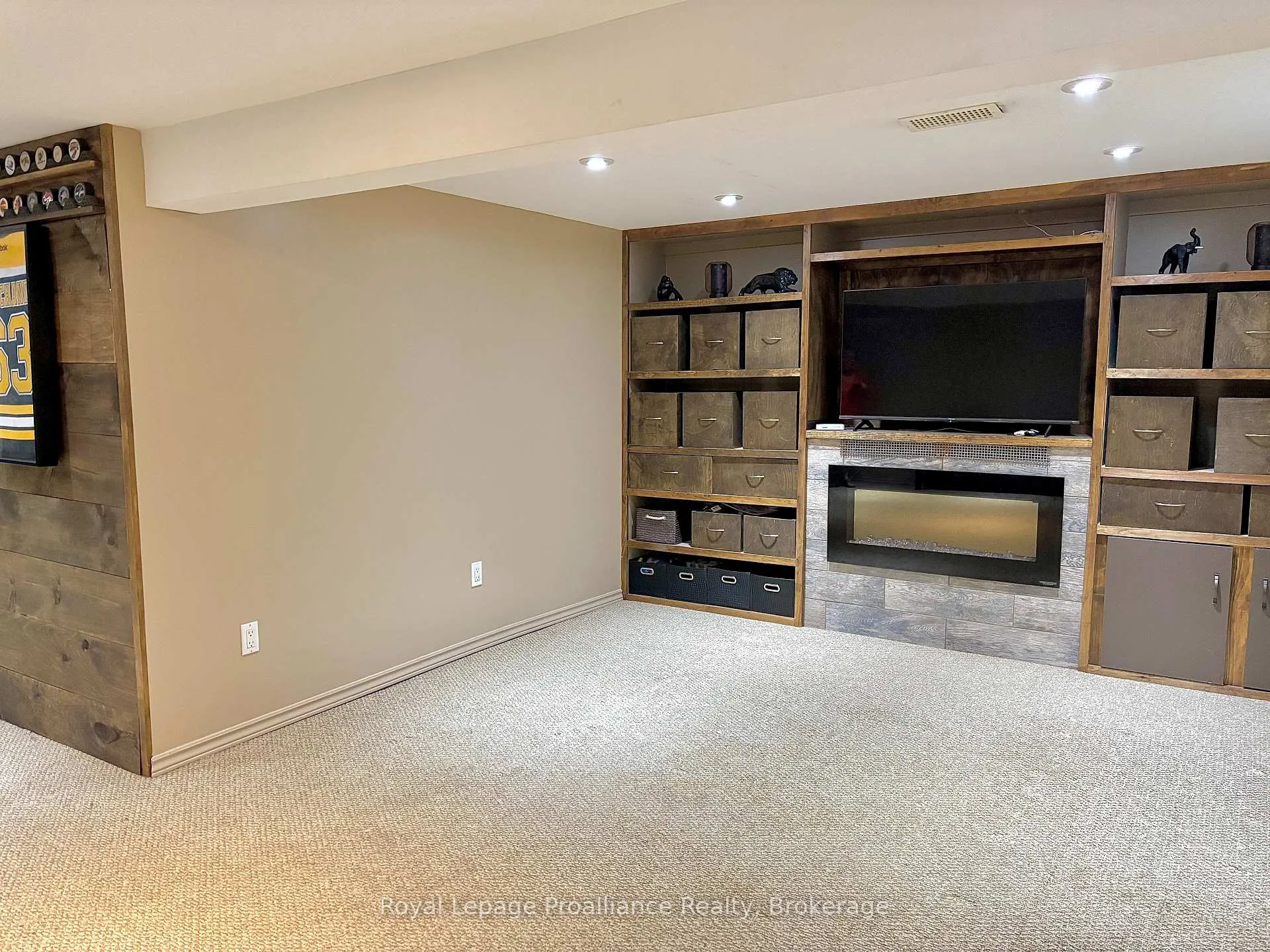 Photo 24 of 10 Chown Crescent, Belleville, Belleville Ward — HOMEH