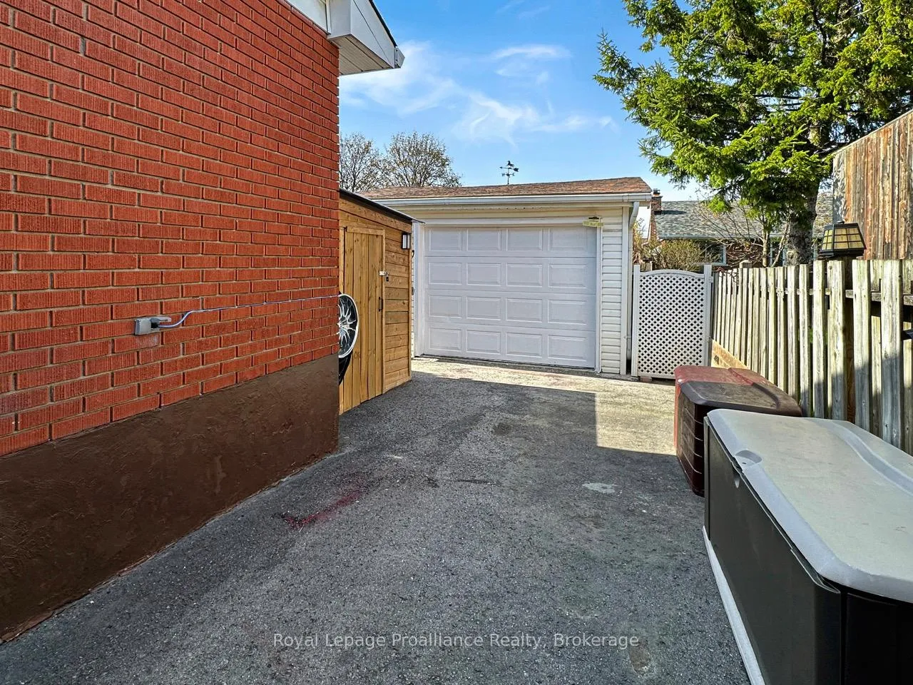 Photo 35 of 10 Chown Crescent, Belleville, Belleville Ward — HOMEH