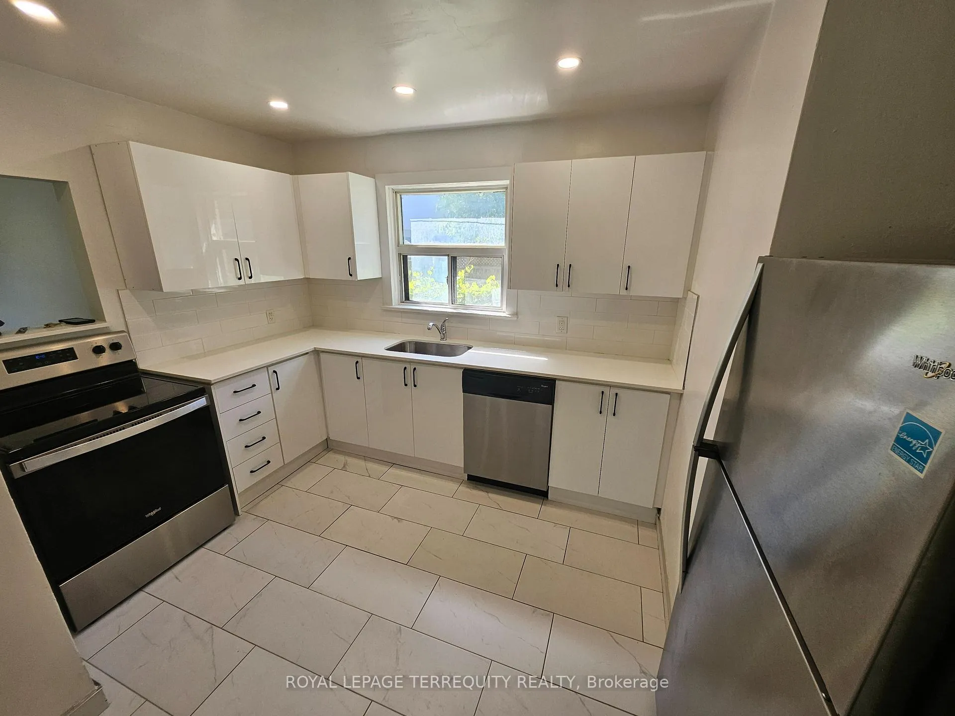Photo 3 of Unit 3, 450 Arlington Avenue, Toronto, Humewood-Cedarvale — HOMEH