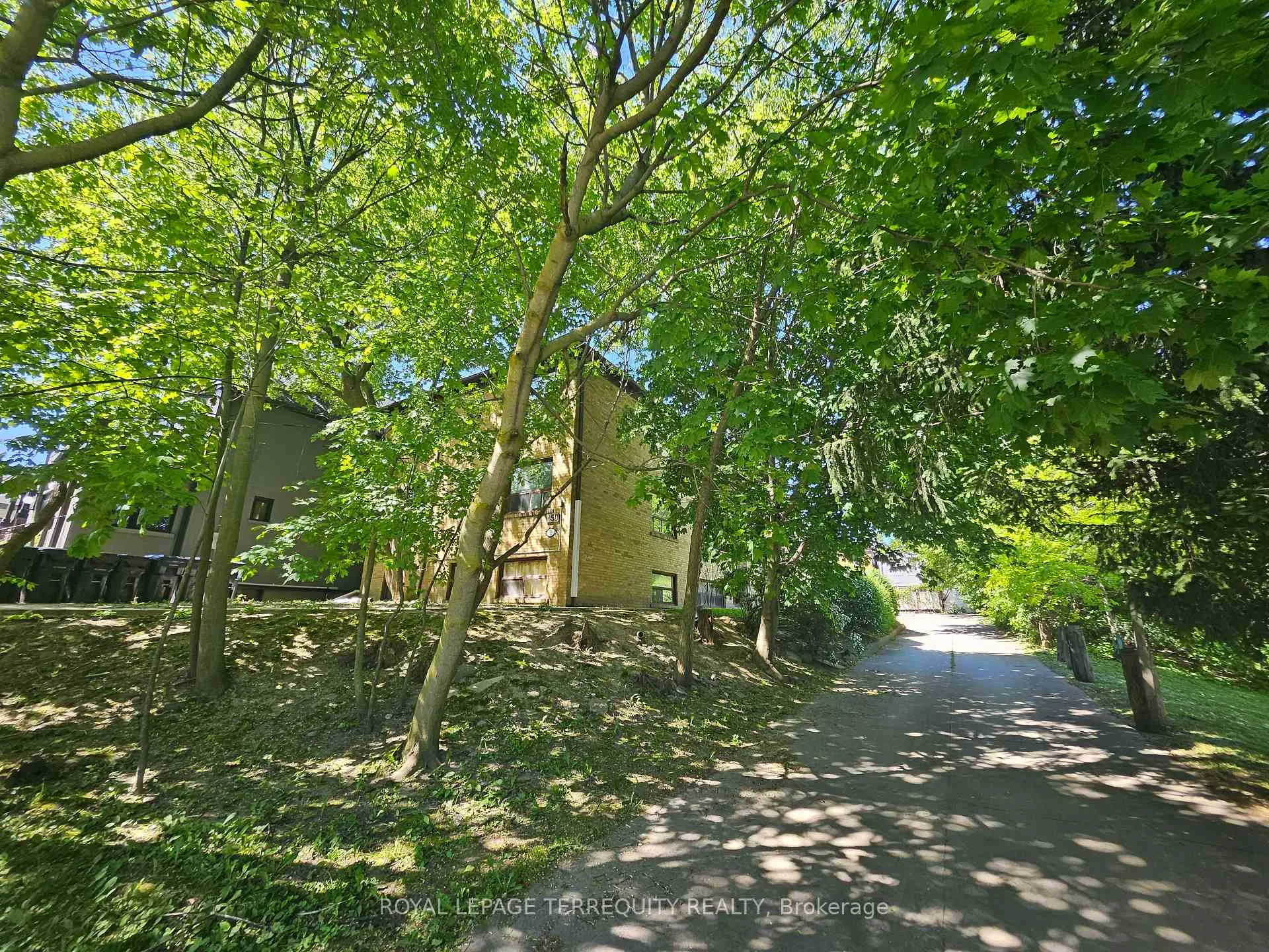 Photo 20 of Unit 3, 450 Arlington Avenue, Toronto, Humewood-Cedarvale — HOMEH