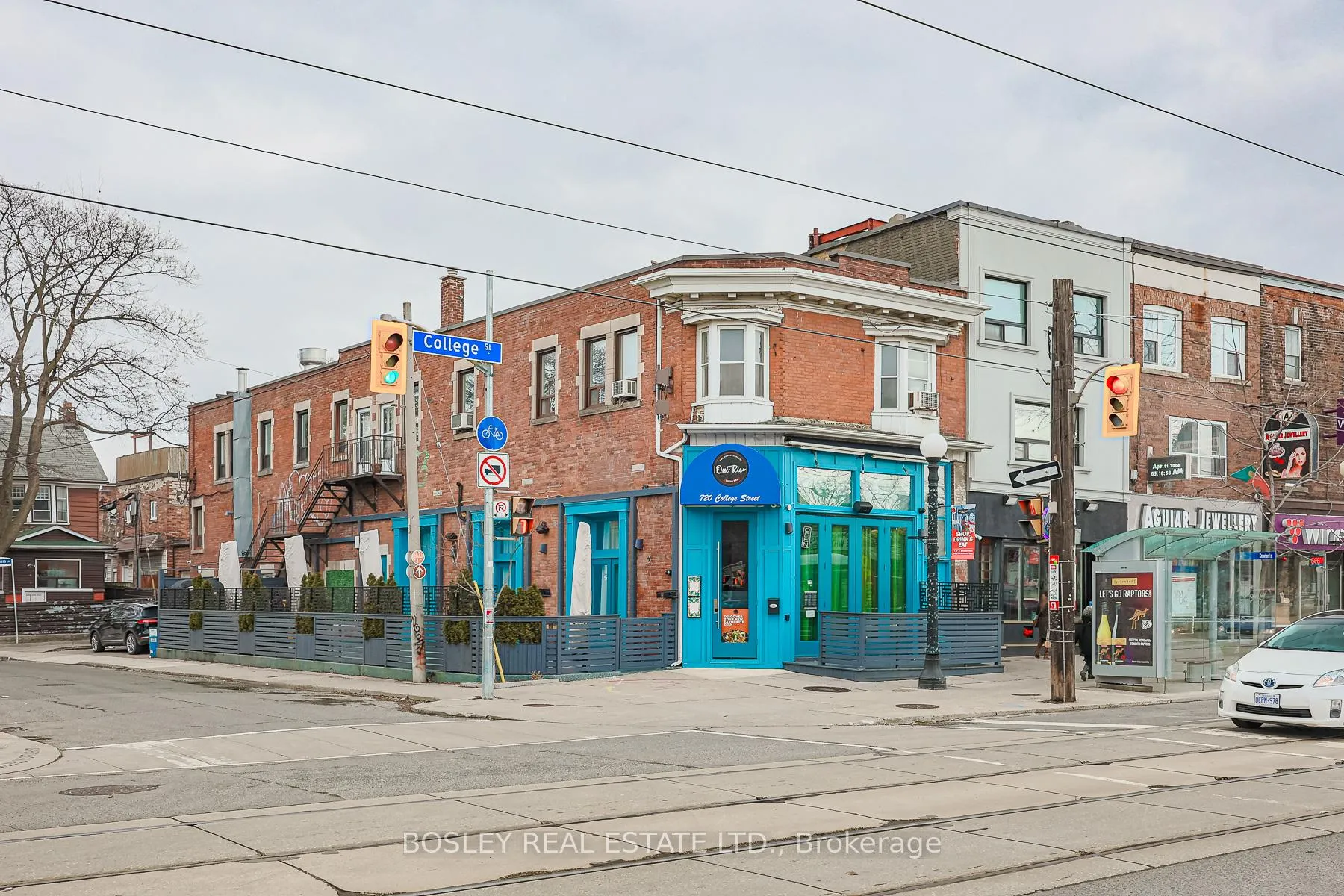 Photo 3 of 413 Crawford Street, Toronto, Trinity-Bellwoods — HOMEH