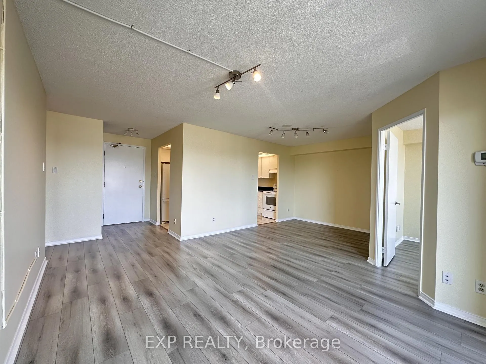 Front of Unit 502, 115 Hillcrest Avenue