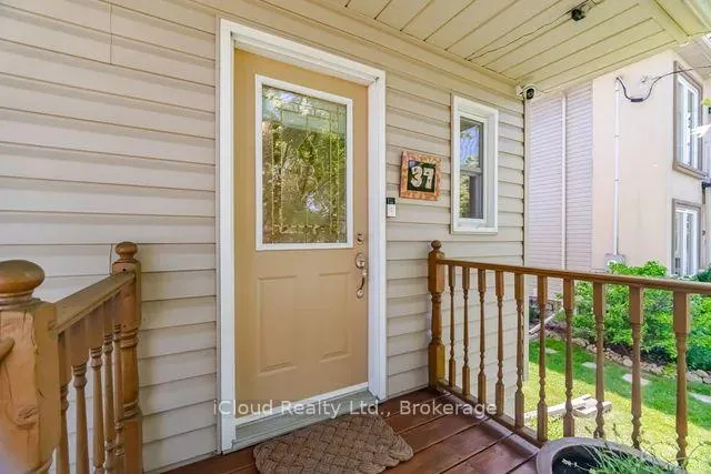 Photo 5 of 37 Archibald Street, Brampton, Brampton West — HOMEH