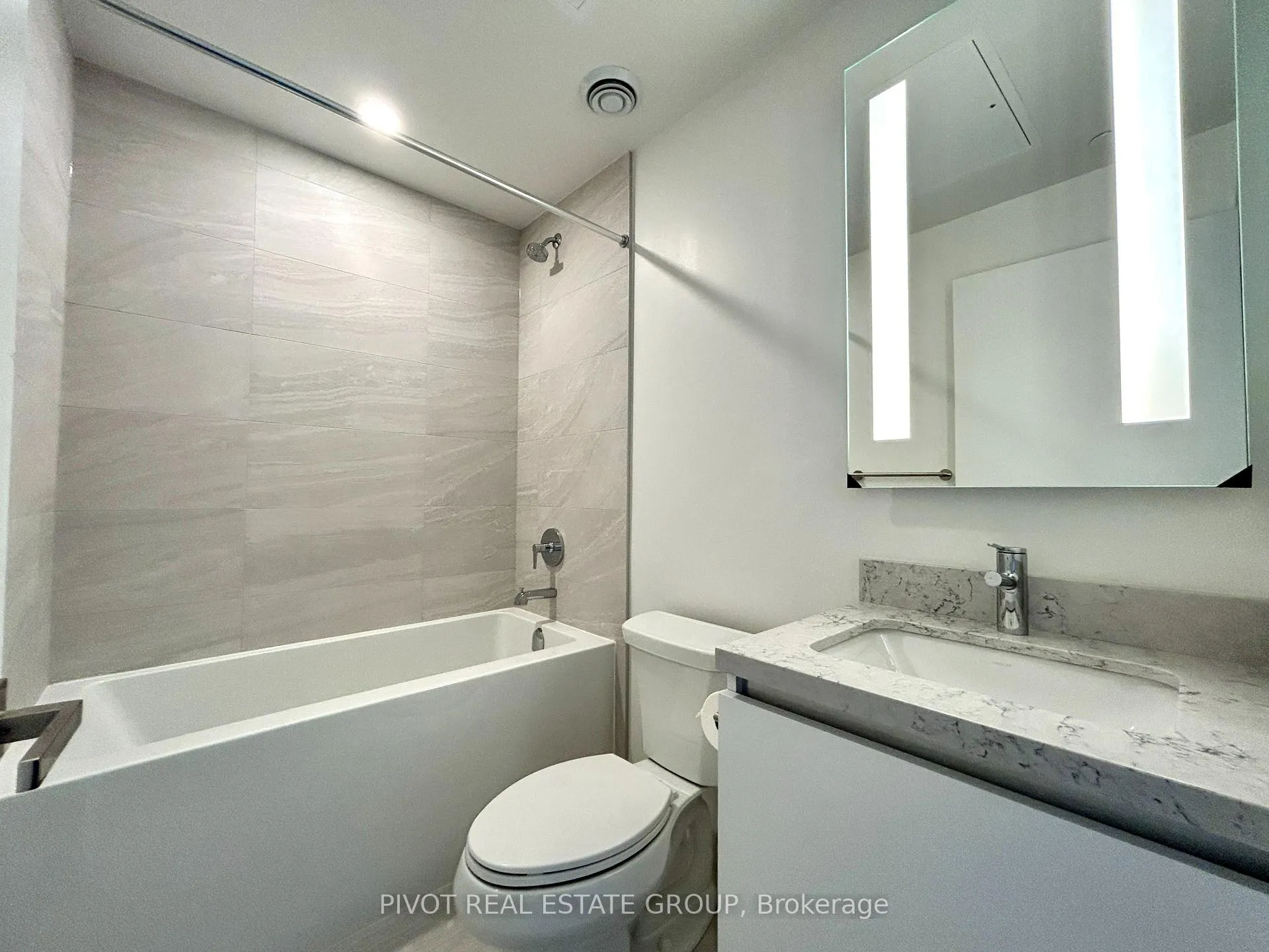 Photo 5 of Unit 3011, 2 Erskine Road, Mississauga, City Centre — HOMEH