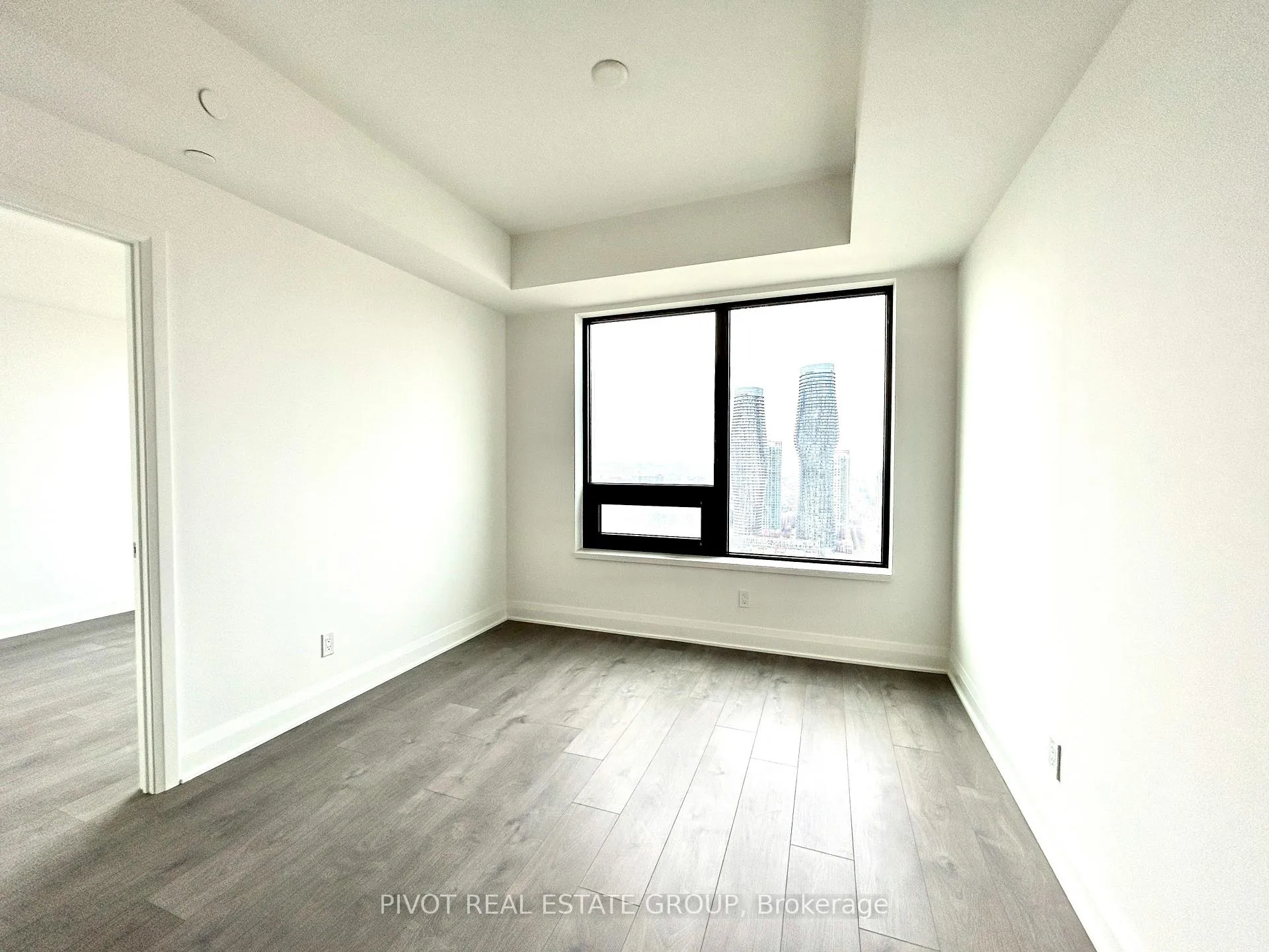 Photo 8 of Unit 3011, 2 Erskine Road, Mississauga, City Centre — HOMEH