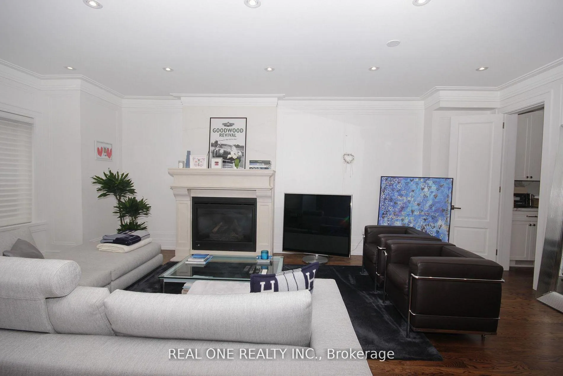 Photo 2 of 36 Binscarth Road, Toronto, Rosedale-Moore Park — HOMEH