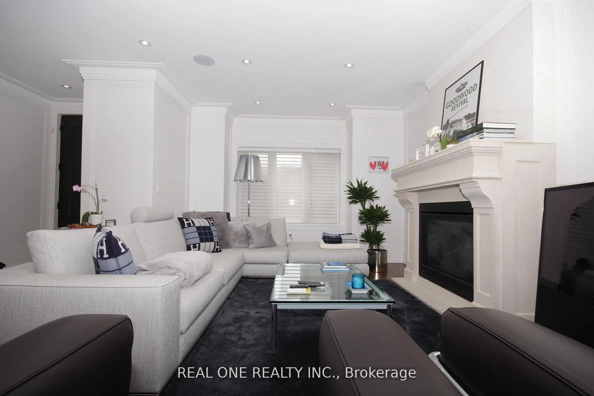 Photo 4 of 36 Binscarth Road, Toronto, Rosedale-Moore Park — HOMEH