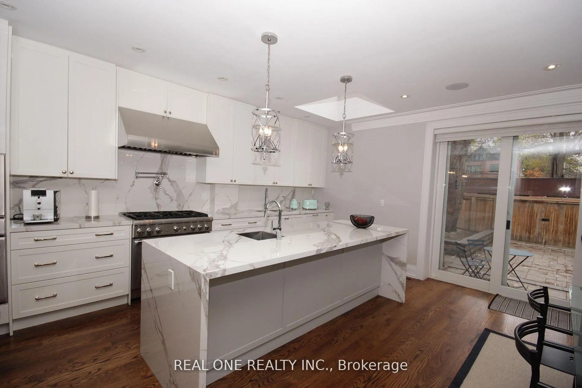 Photo 7 of 36 Binscarth Road, Toronto, Rosedale-Moore Park — HOMEH