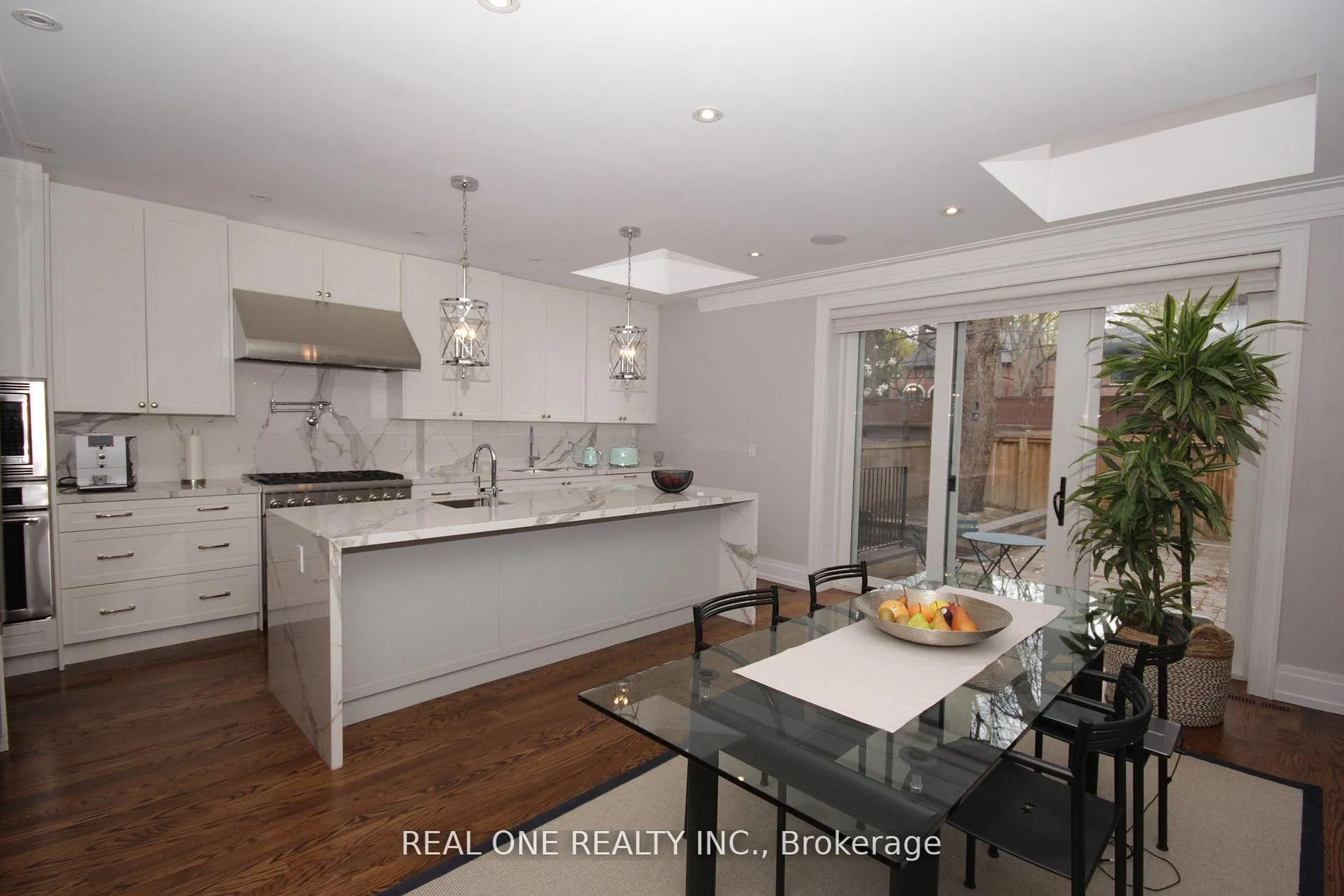 Photo 8 of 36 Binscarth Road, Toronto, Rosedale-Moore Park — HOMEH