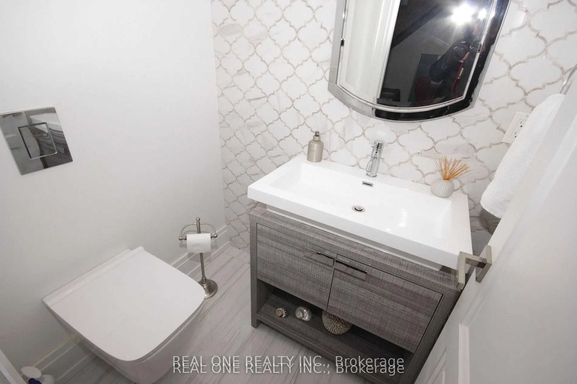Photo 9 of 36 Binscarth Road, Toronto, Rosedale-Moore Park — HOMEH