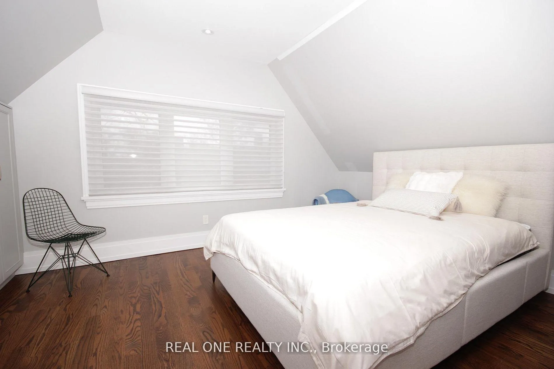 Photo 16 of 36 Binscarth Road, Toronto, Rosedale-Moore Park — HOMEH