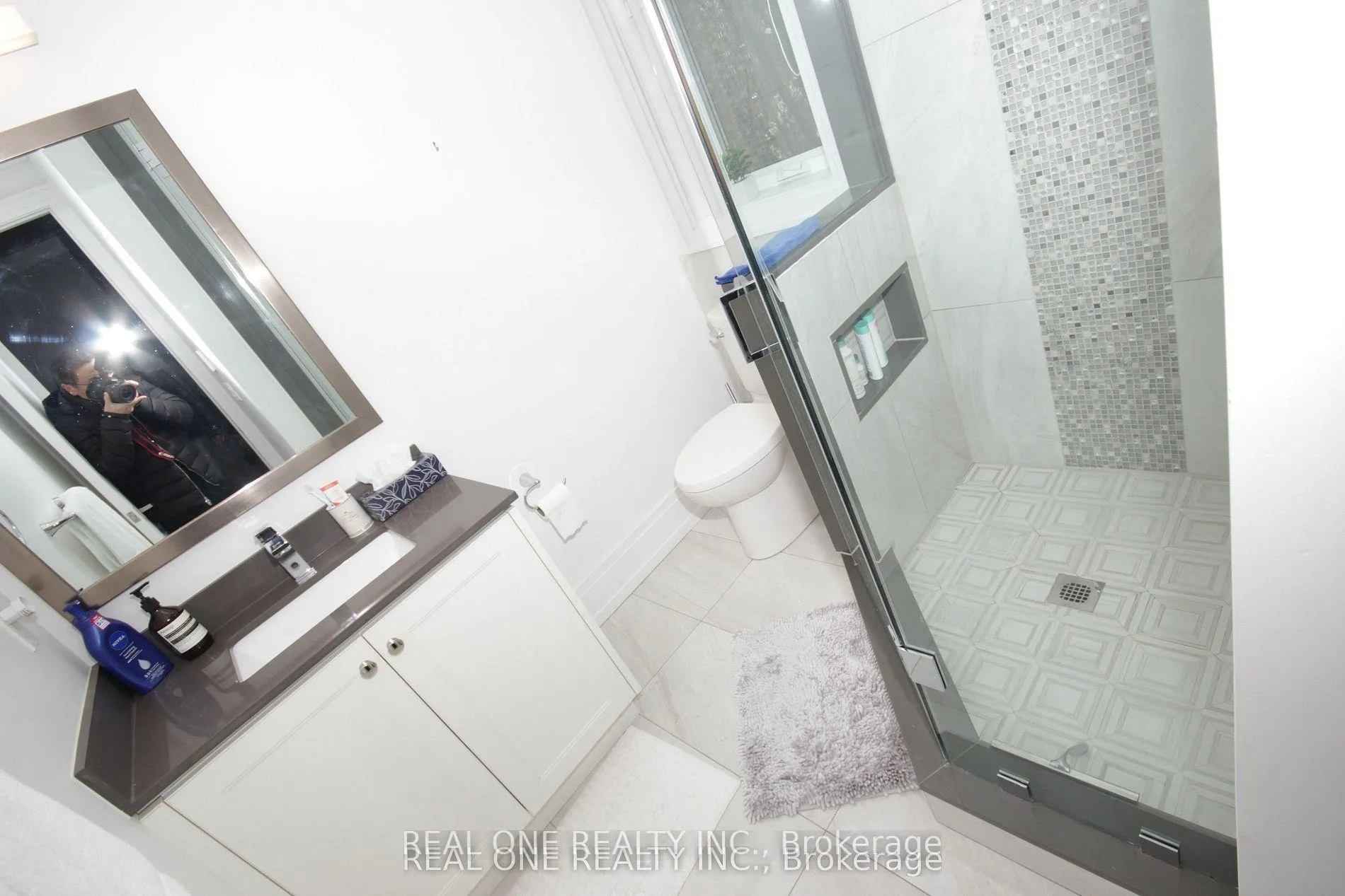 Photo 23 of 36 Binscarth Road, Toronto, Rosedale-Moore Park — HOMEH
