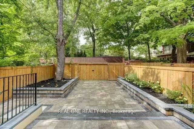 Photo 24 of 36 Binscarth Road, Toronto, Rosedale-Moore Park — HOMEH