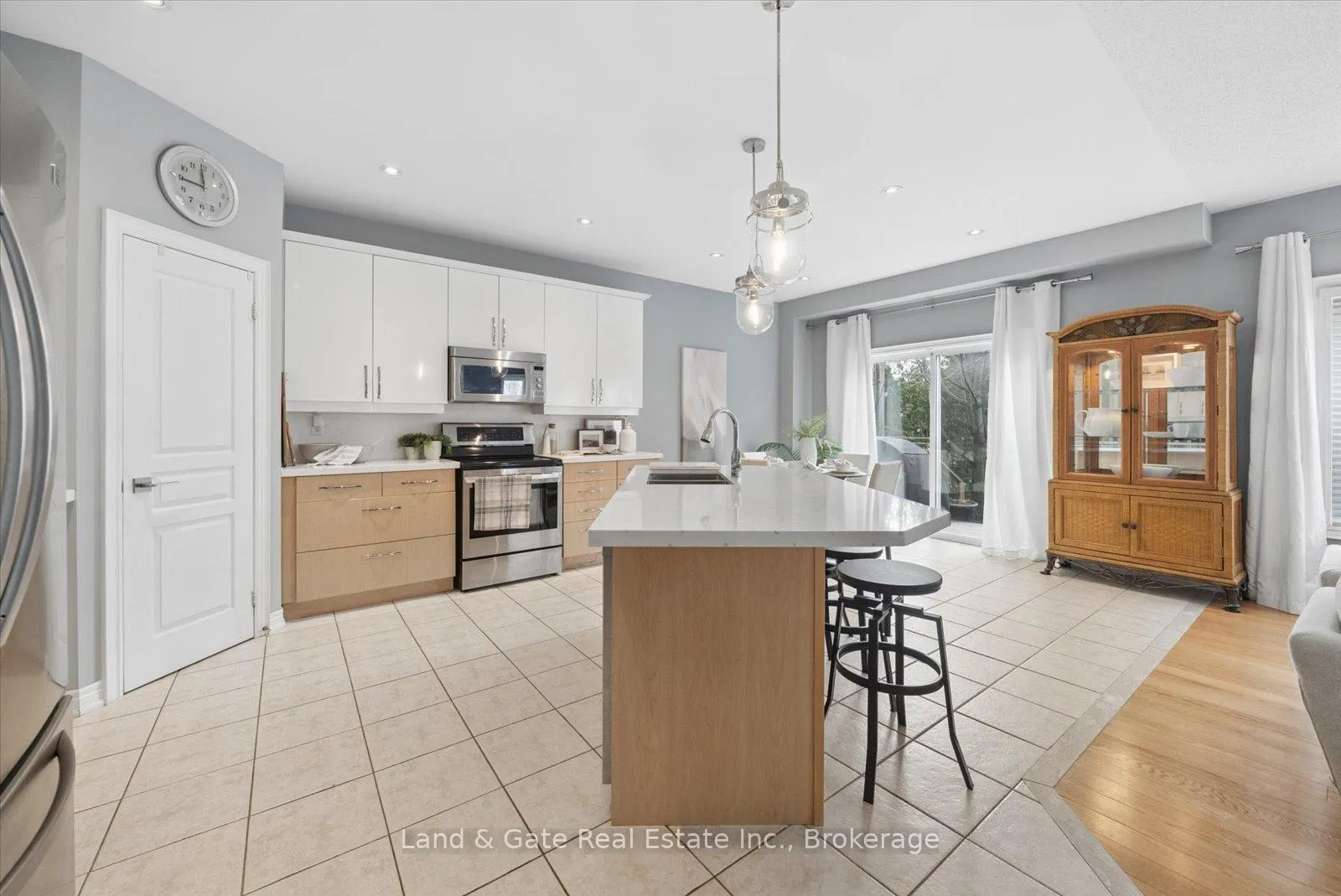Photo 11 of 1329 Coldstream Drive, Oshawa, Taunton — HOMEH