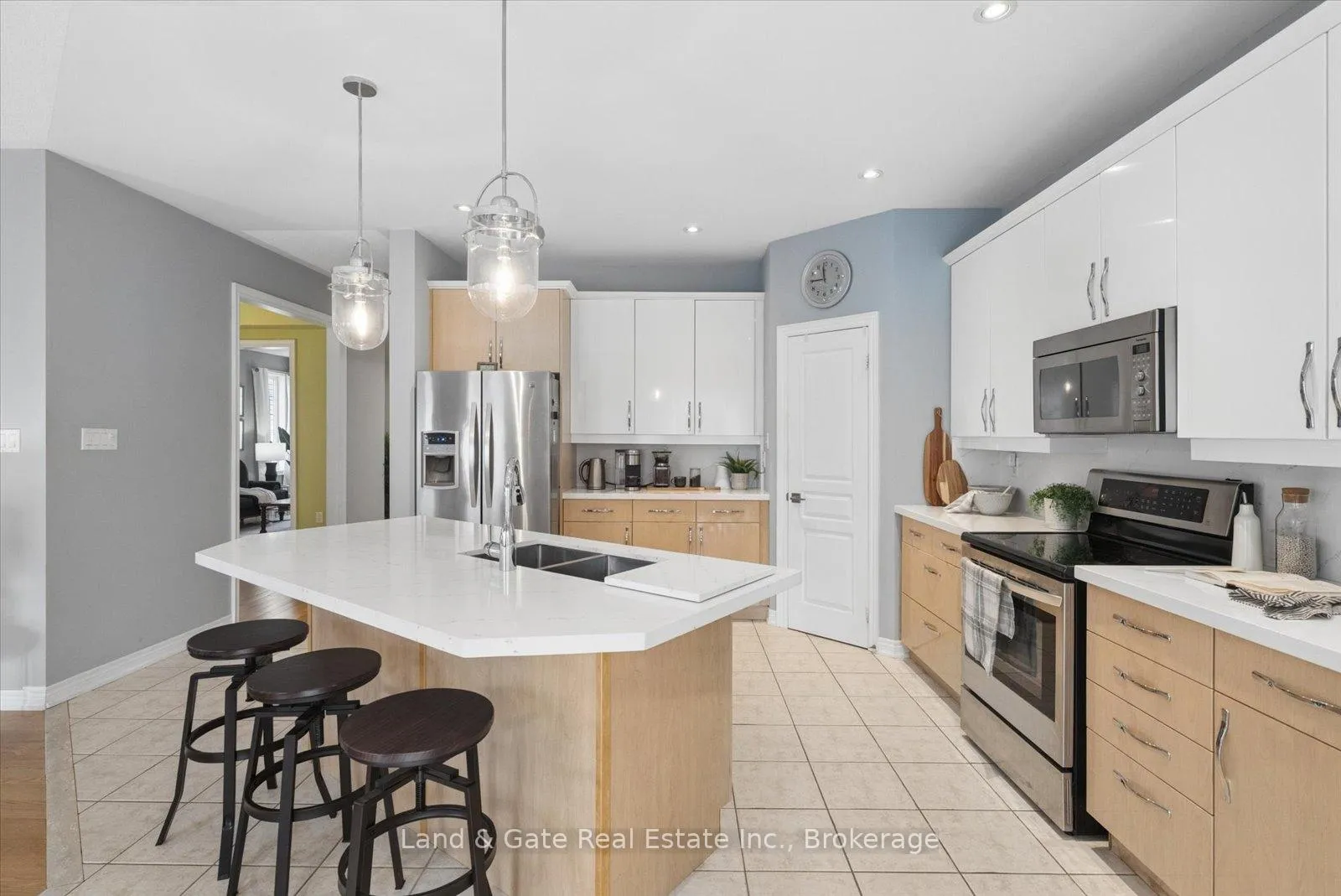 Photo 14 of 1329 Coldstream Drive, Oshawa, Taunton — HOMEH