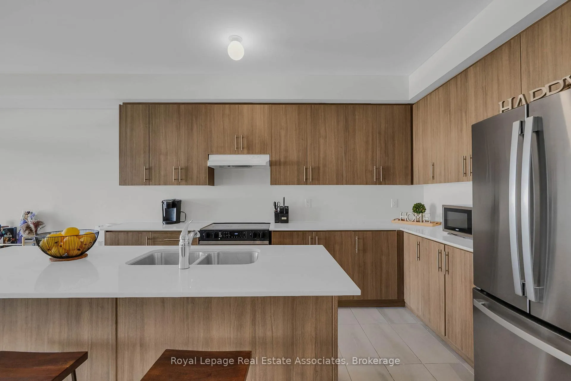 Photo 14 of 1386 Davis Loop, Innisfil, Lefroy — HOMEH
