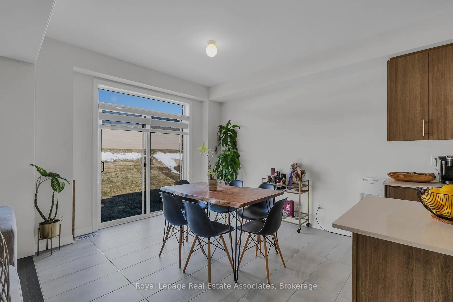 Photo 15 of 1386 Davis Loop, Innisfil, Lefroy — HOMEH