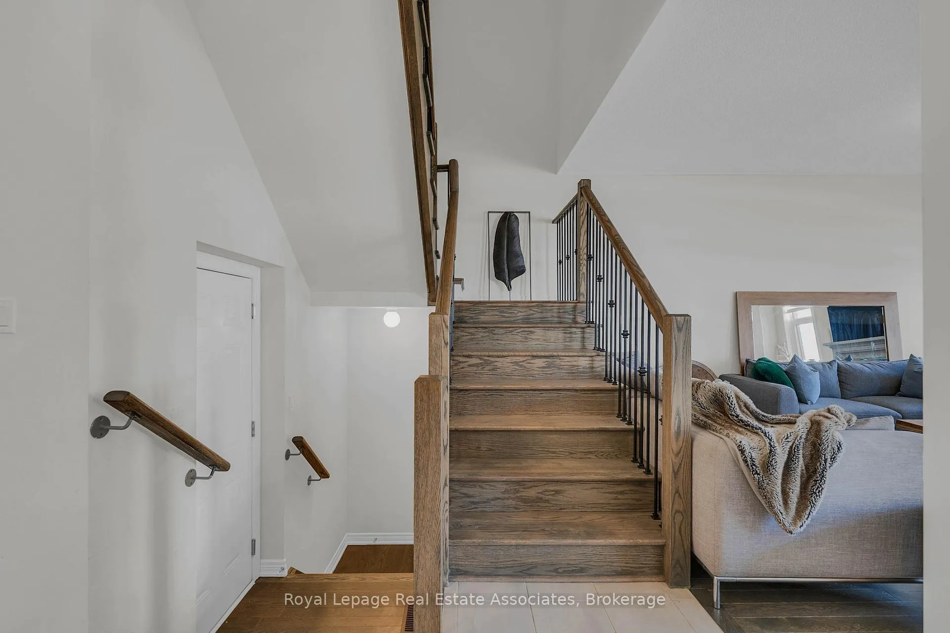 Photo 22 of 1386 Davis Loop, Innisfil, Lefroy — HOMEH