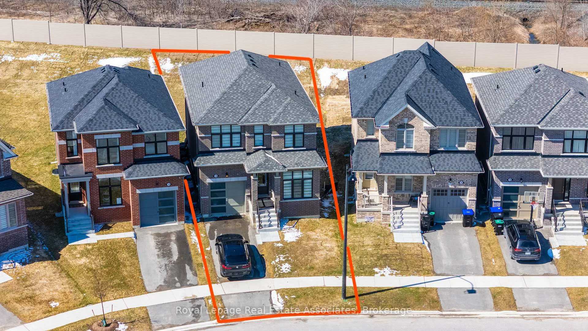 Photo 41 of 1386 Davis Loop, Innisfil, Lefroy — HOMEH