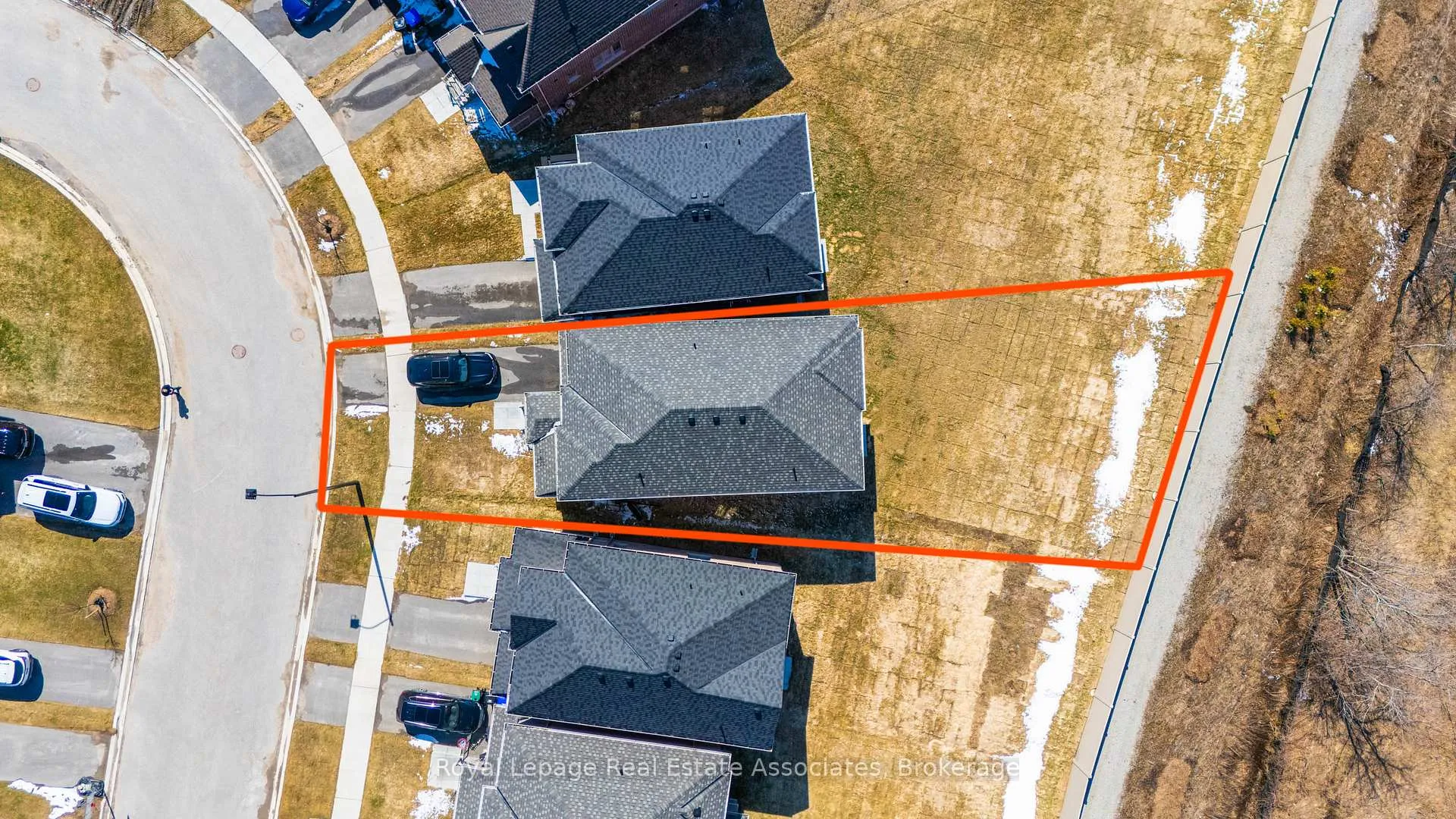 Photo 42 of 1386 Davis Loop, Innisfil, Lefroy — HOMEH